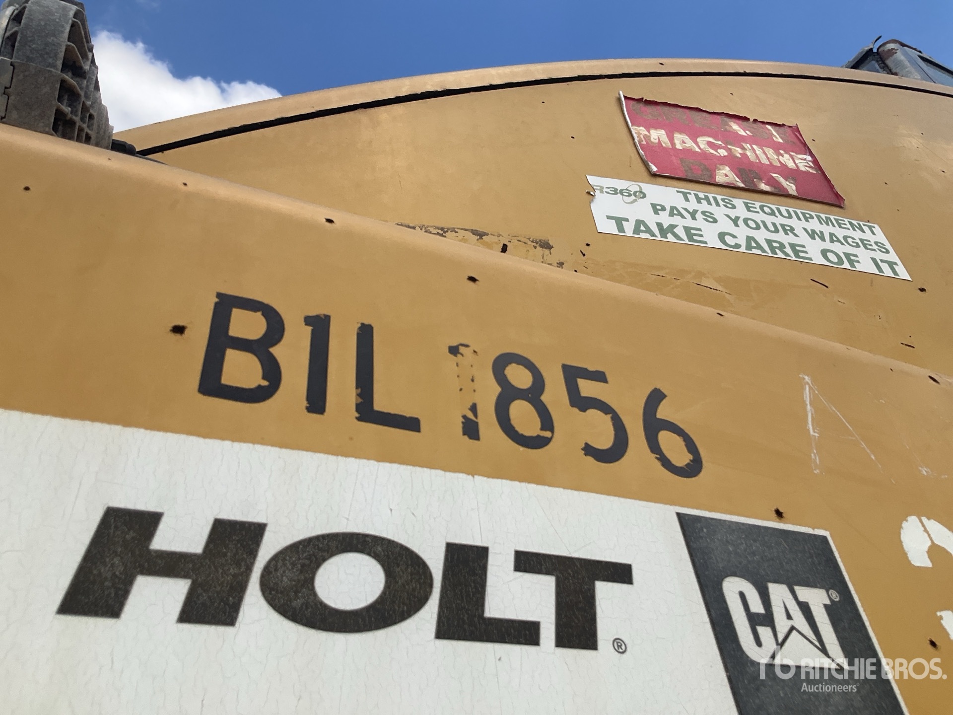 Photo of a 2008 Caterpillar 725
