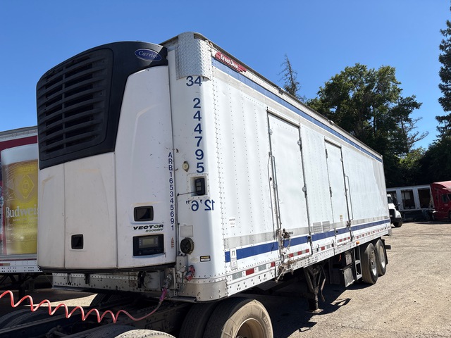 2017 Great Dane 34 ft x 102 in Sliding T/A Refrigerated Trailer