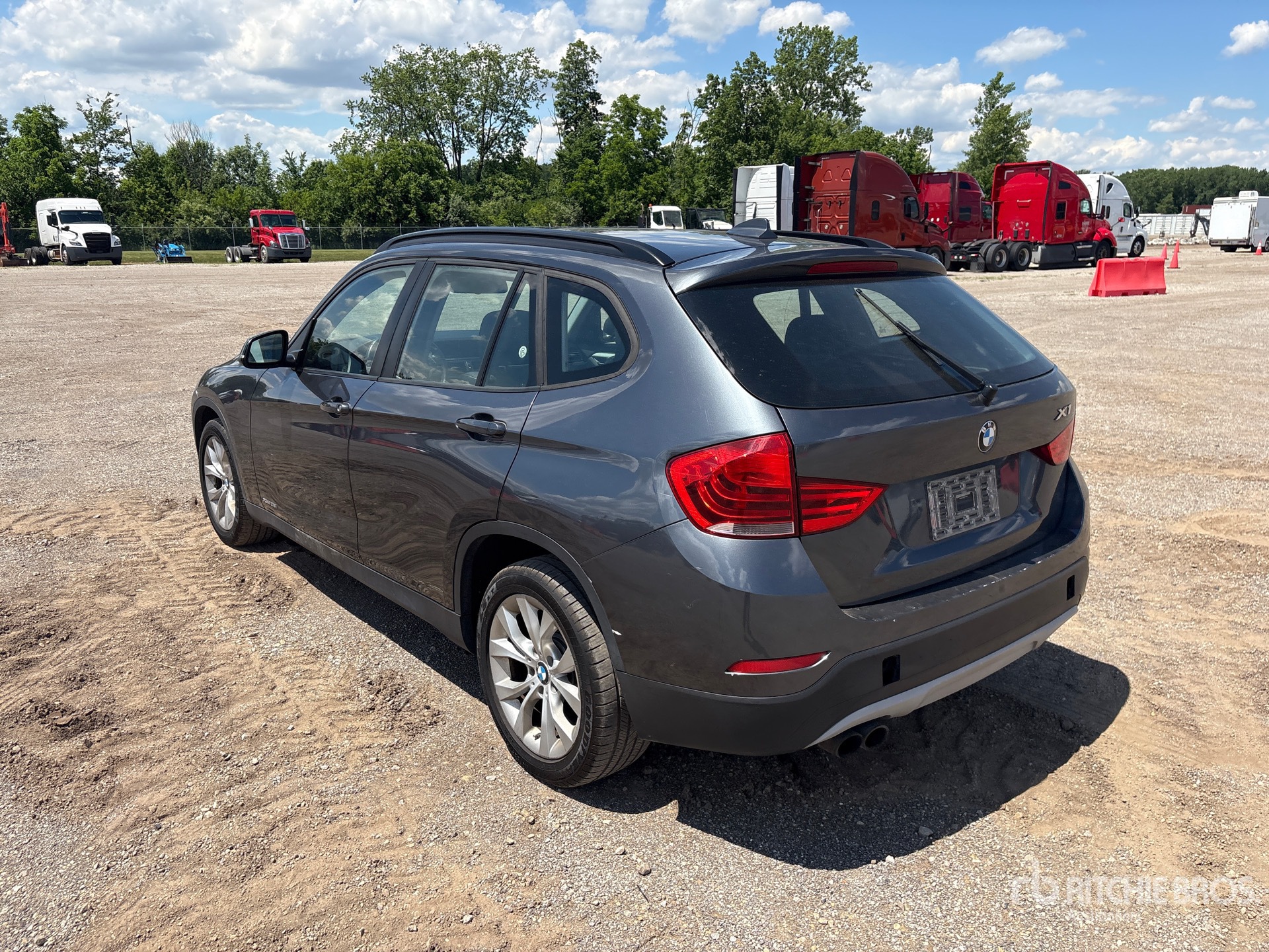 General Appearance with Picture, Left Rear Corner
