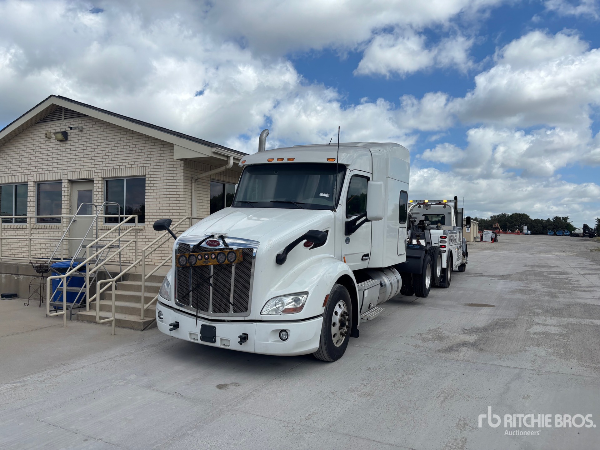 Photo of a 2020 Peterbilt 579