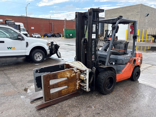 2017 (unverified) Toyota 8FDU32 3500 lb Cushion Tire Forklift