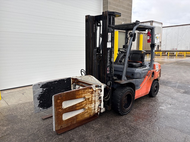 2017 (unverified) Toyota 8FDU32 3500 lb Cushion Tire Forklift