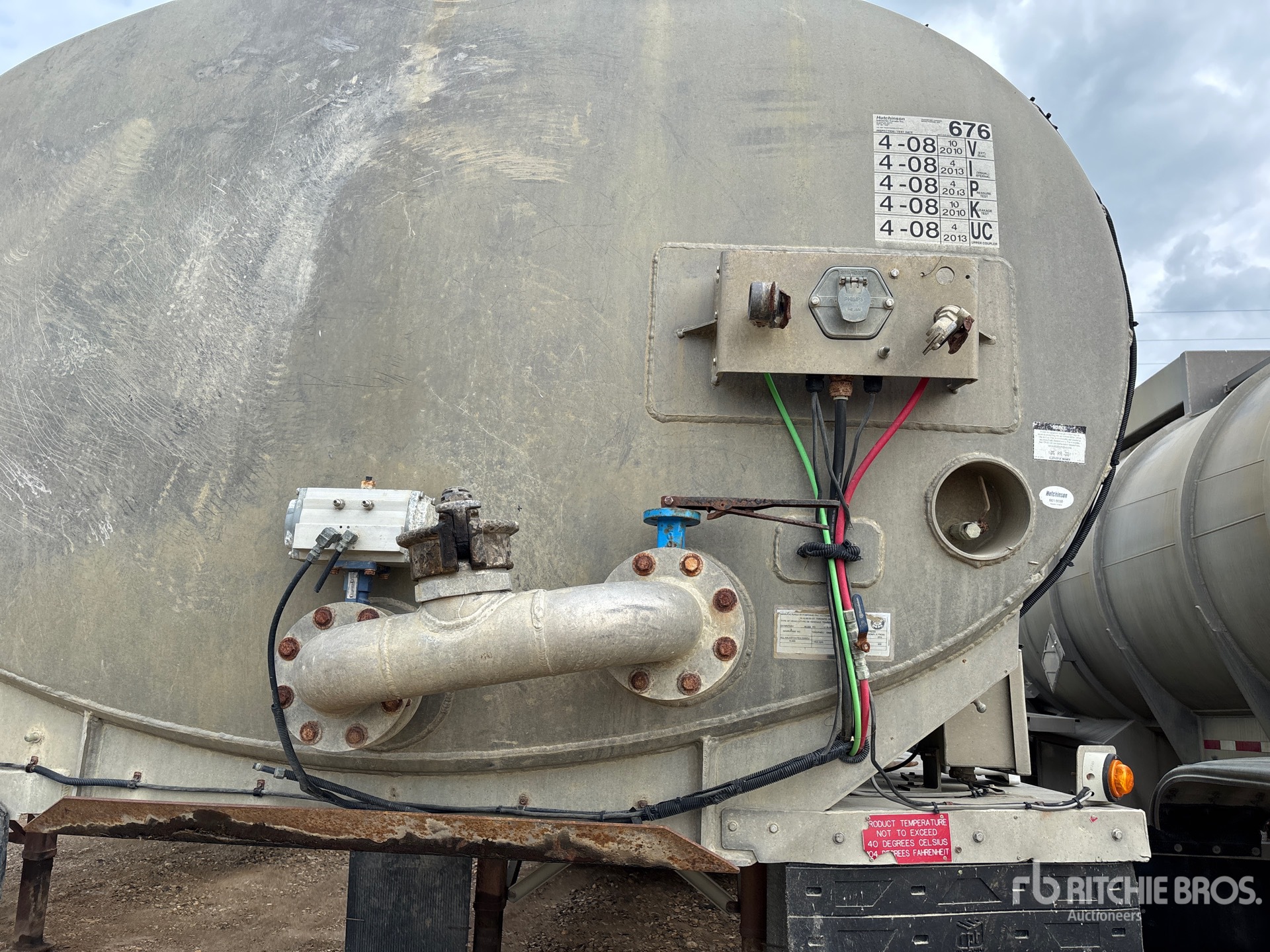 2008 Hutchinson 38000 L Tri/A