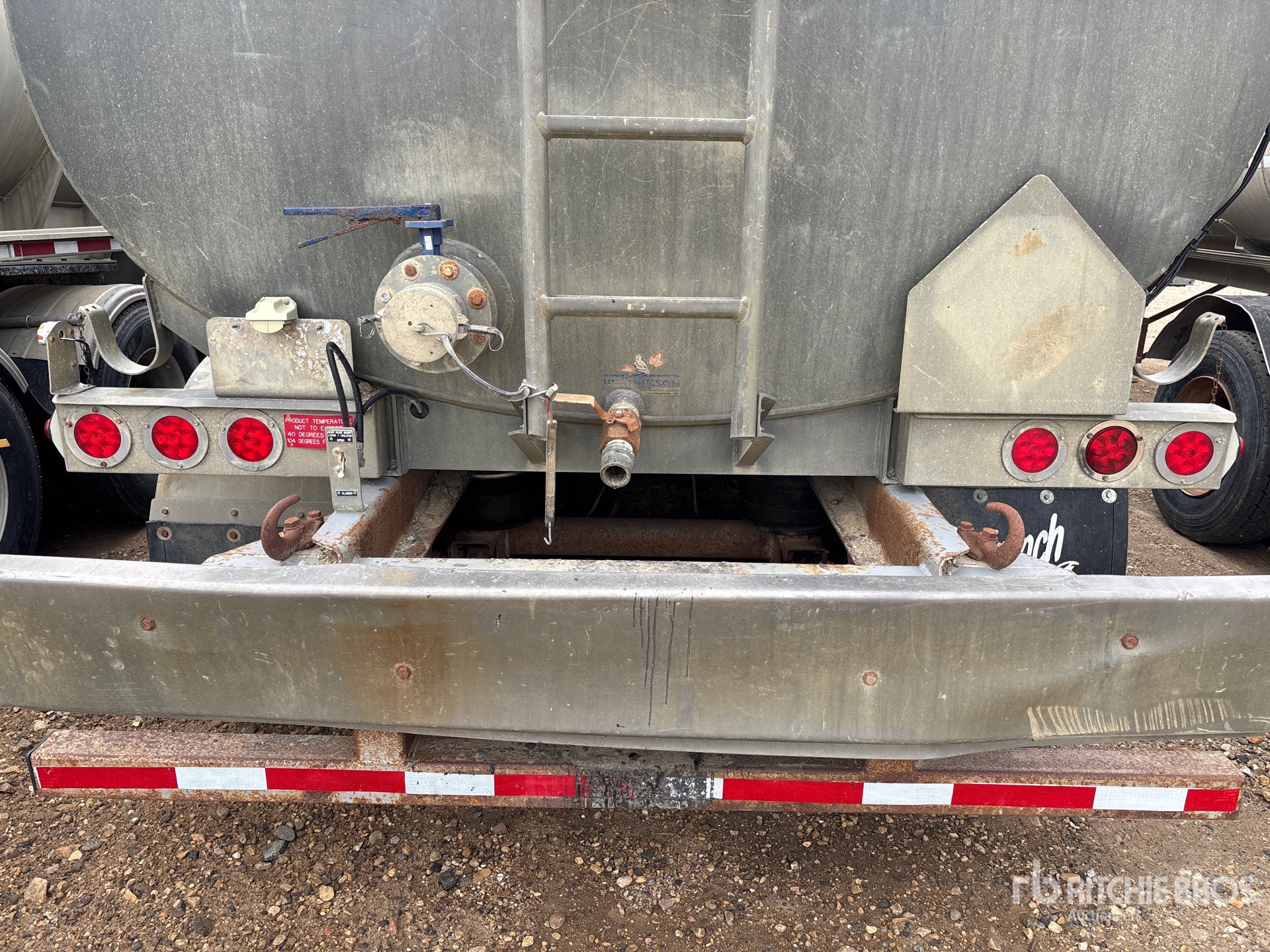 2008 Hutchinson 38000 L Tri/A