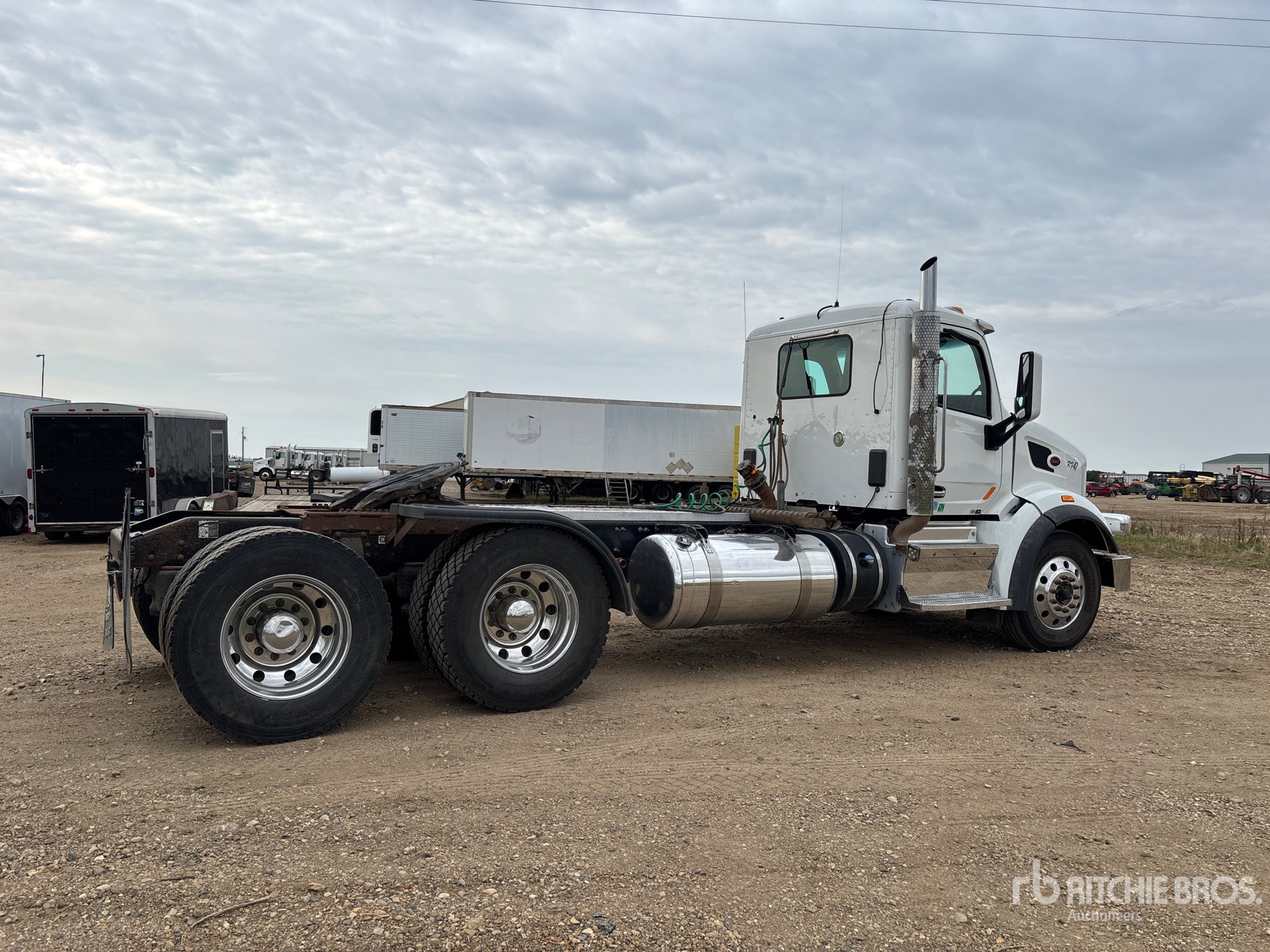 2017 Peterbilt 377