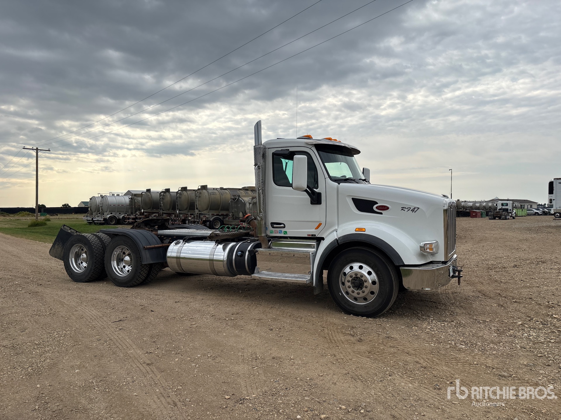 2017 Peterbilt 377