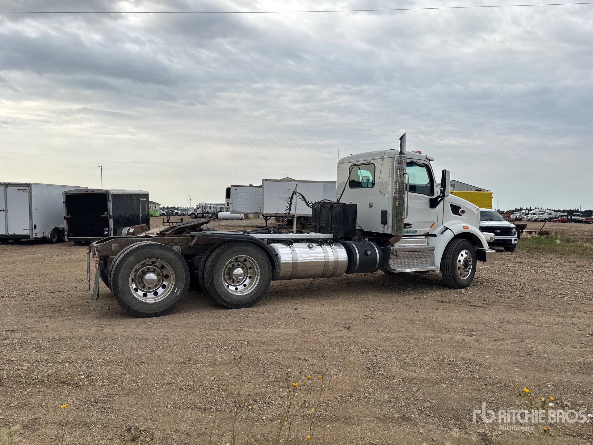 2019 Peterbilt 6x4