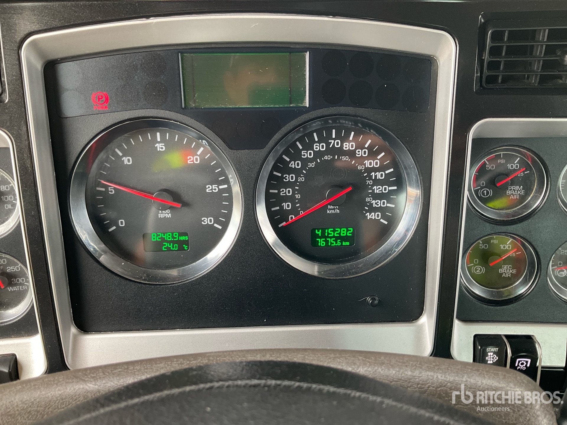 2023 Kenworth W900