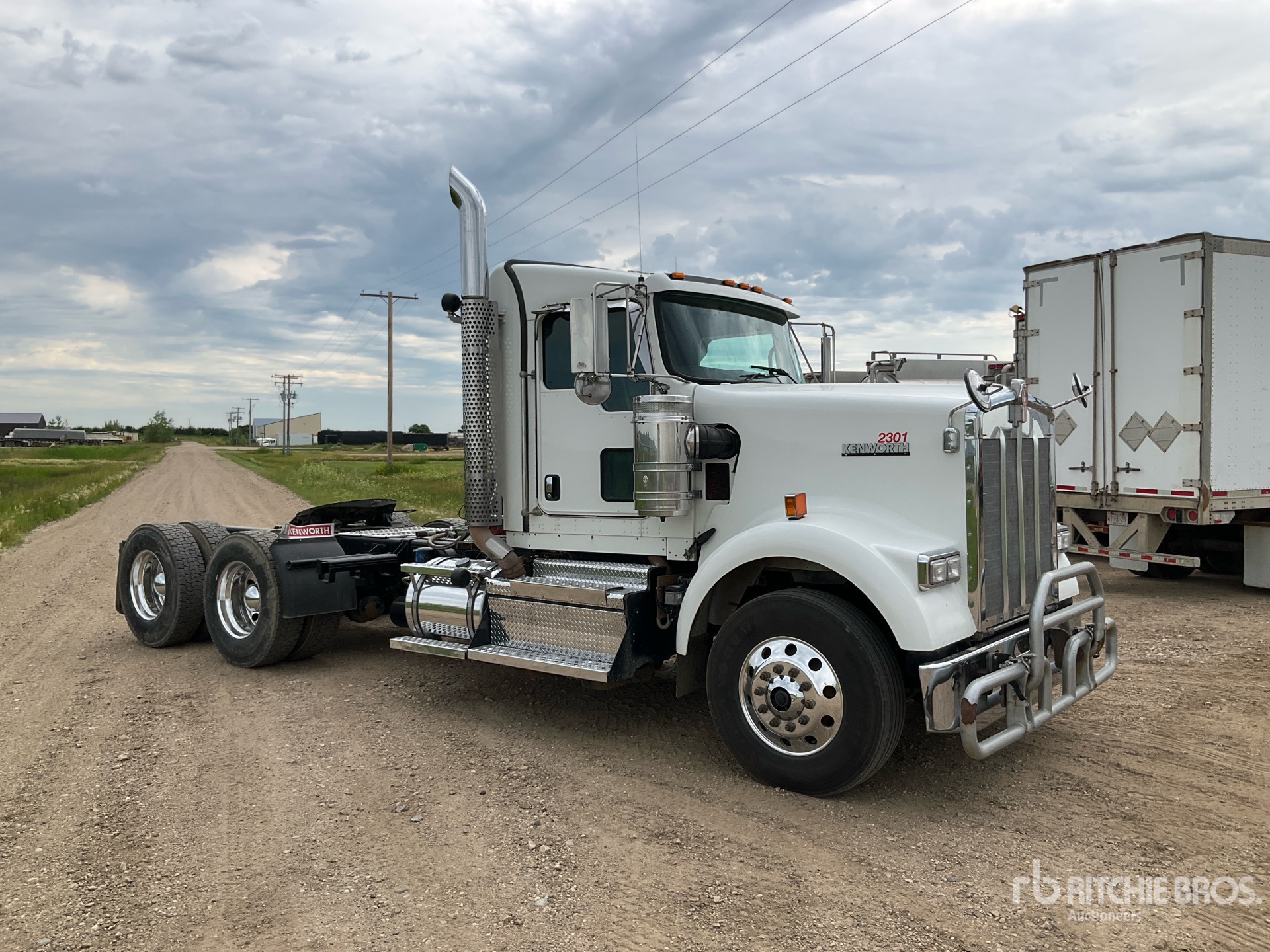 2023 Kenworth W900