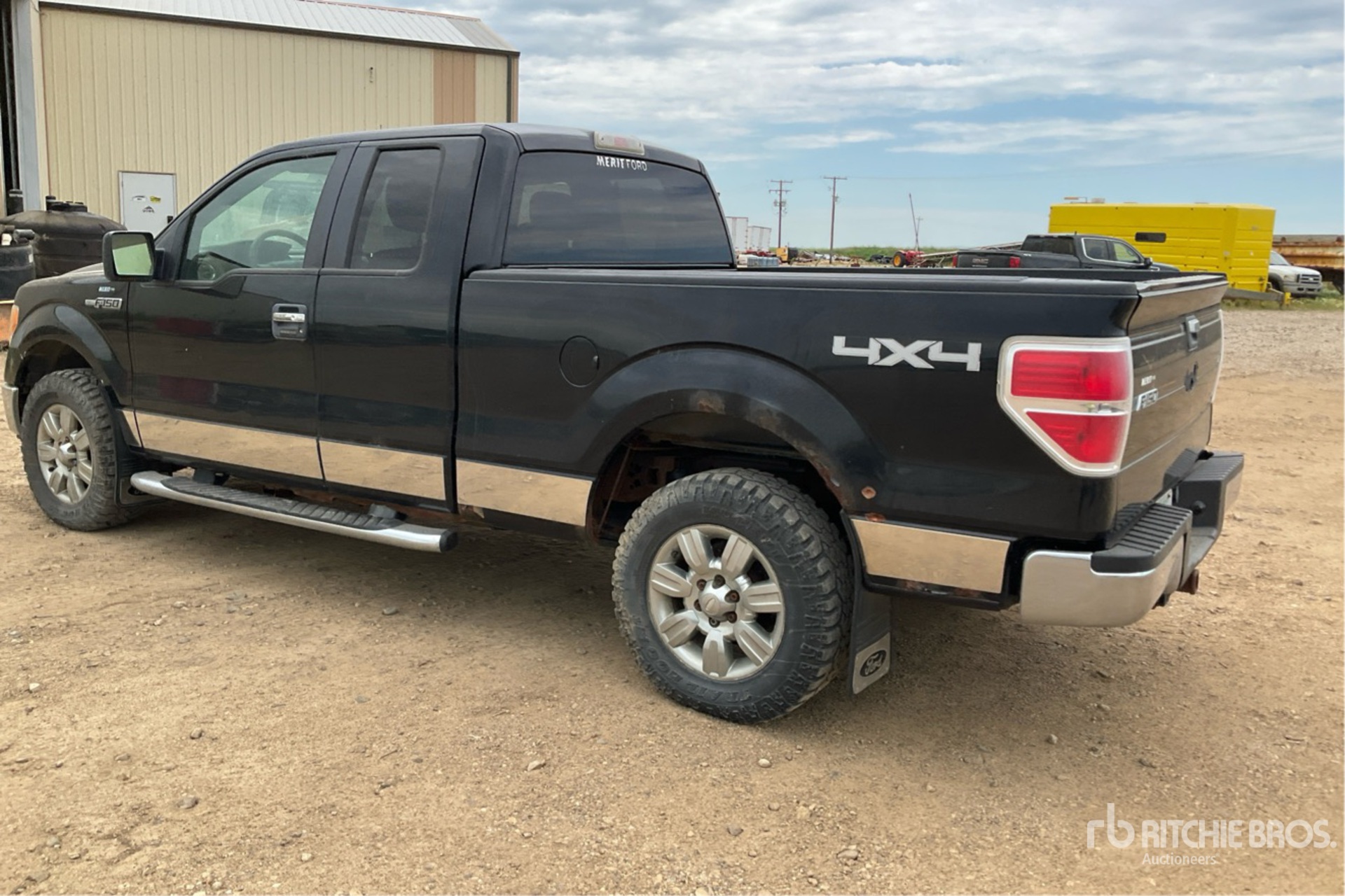 General Appearance with Picture, Left Rear Corner