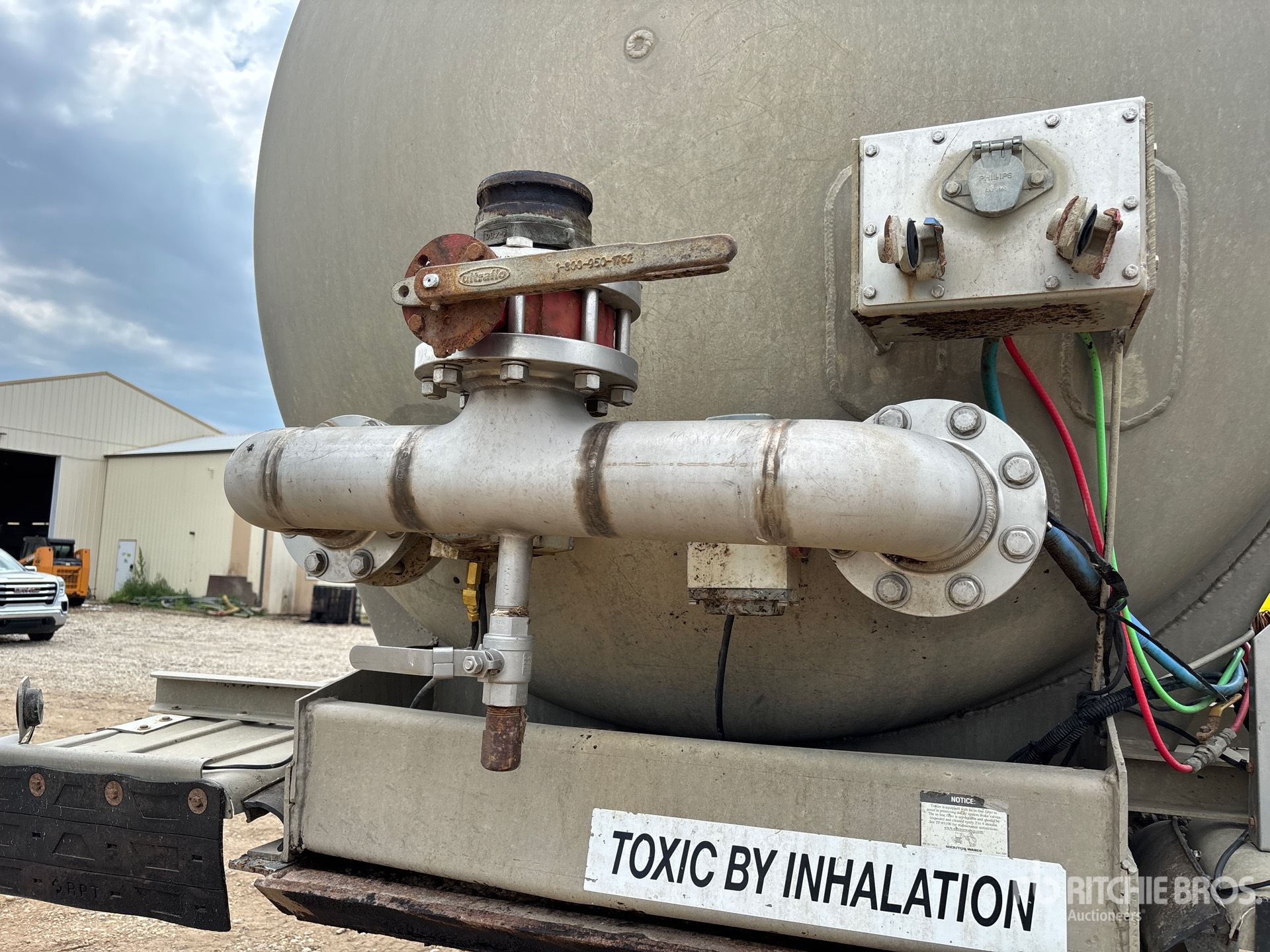 2012 Hutchinson 10250 gal Tri/A