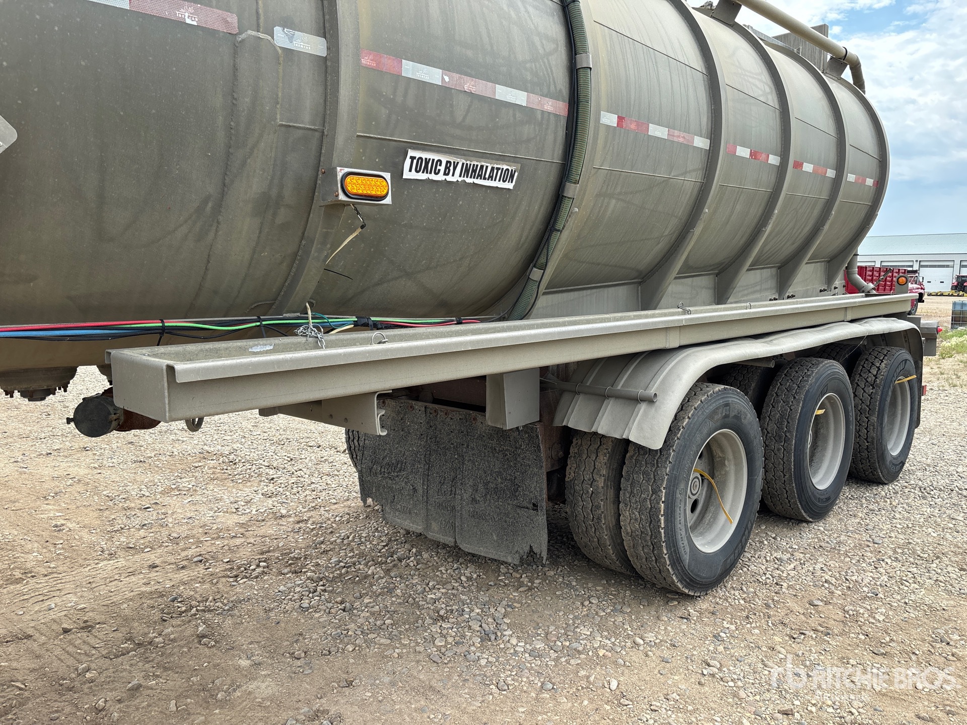 2012 Hutchinson 10250 gal Tri/A