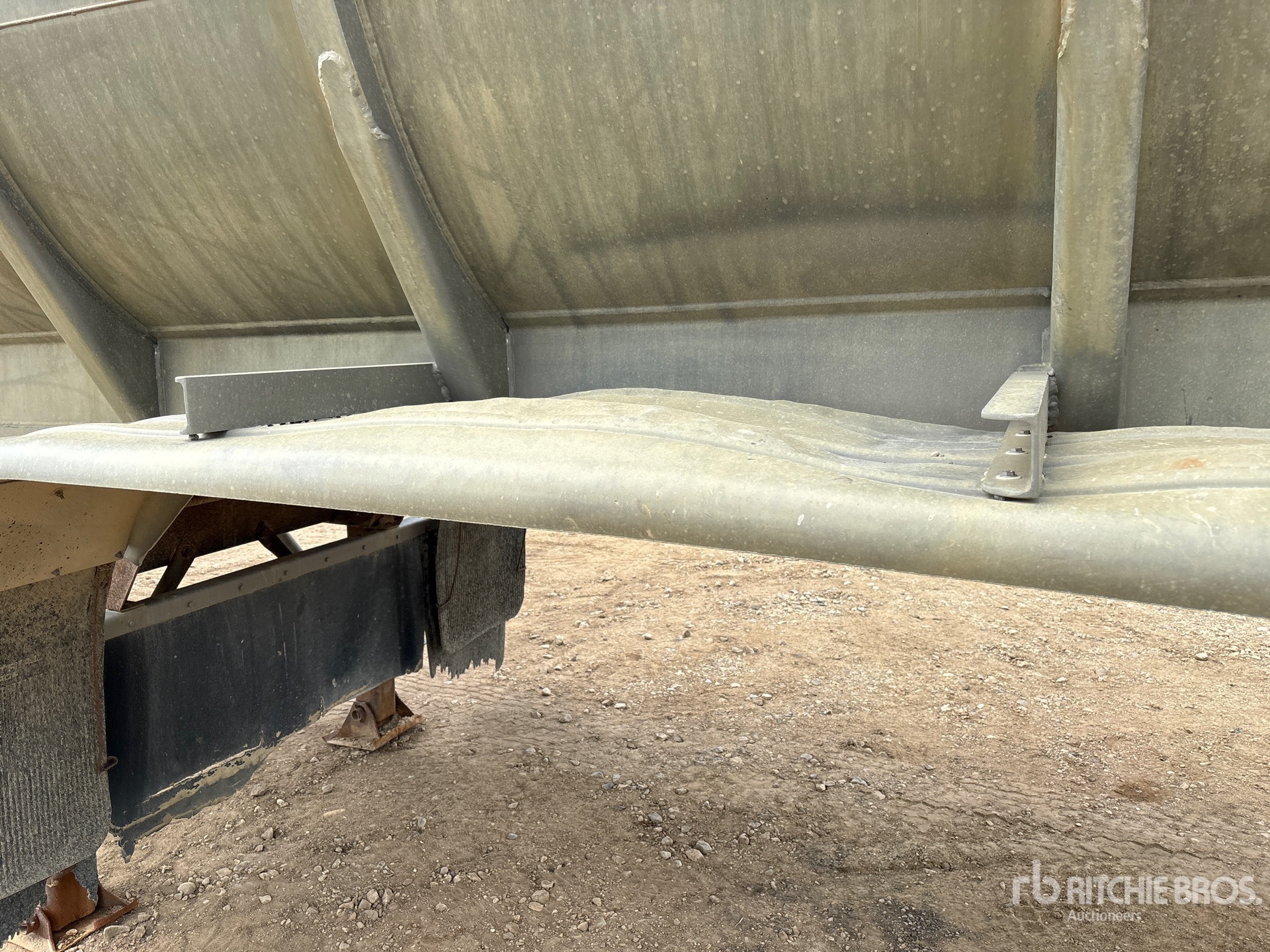 2012 Hutchinson 10250 gal Tri/A