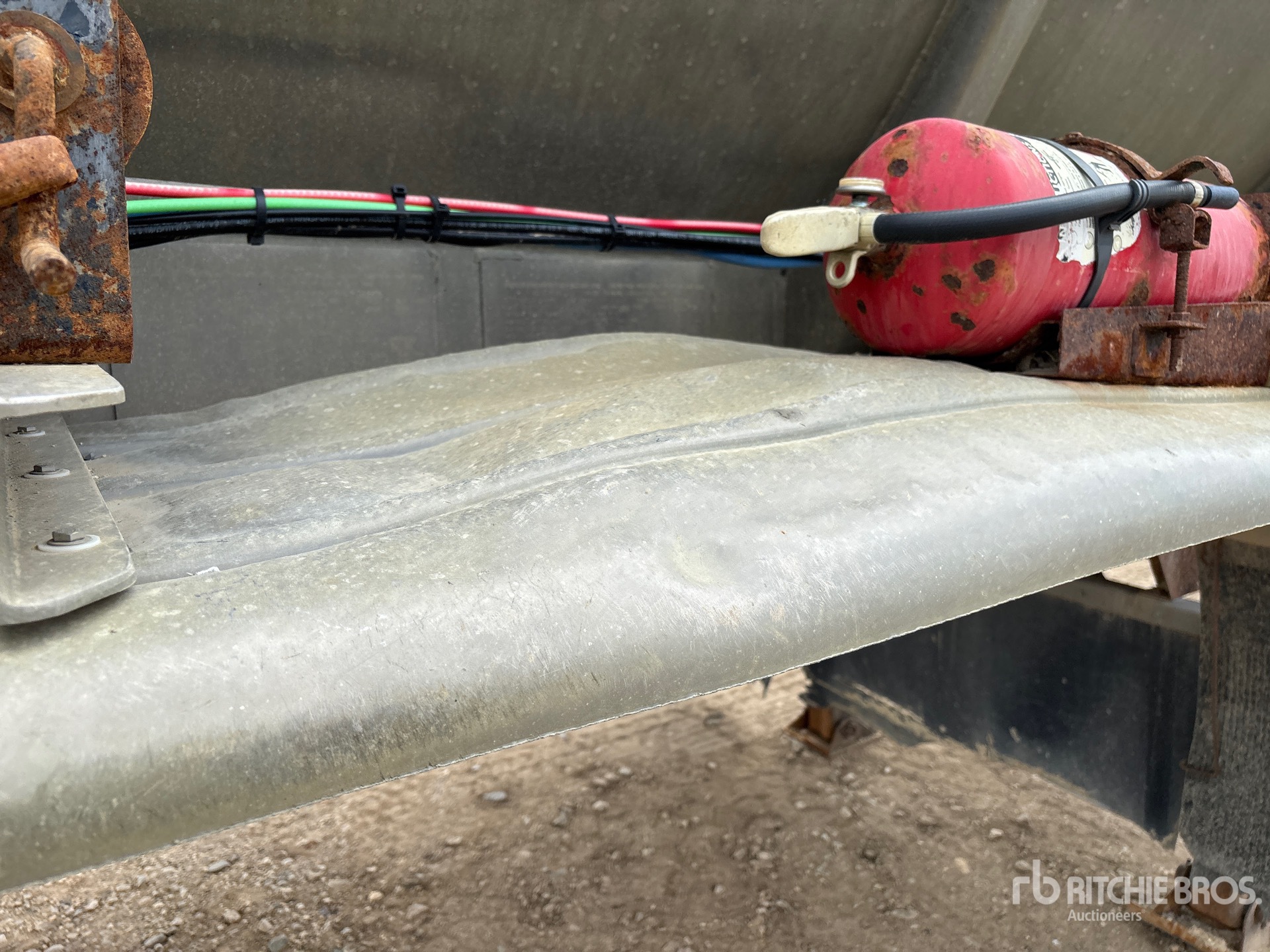 2012 Hutchinson 10250 gal Tri/A