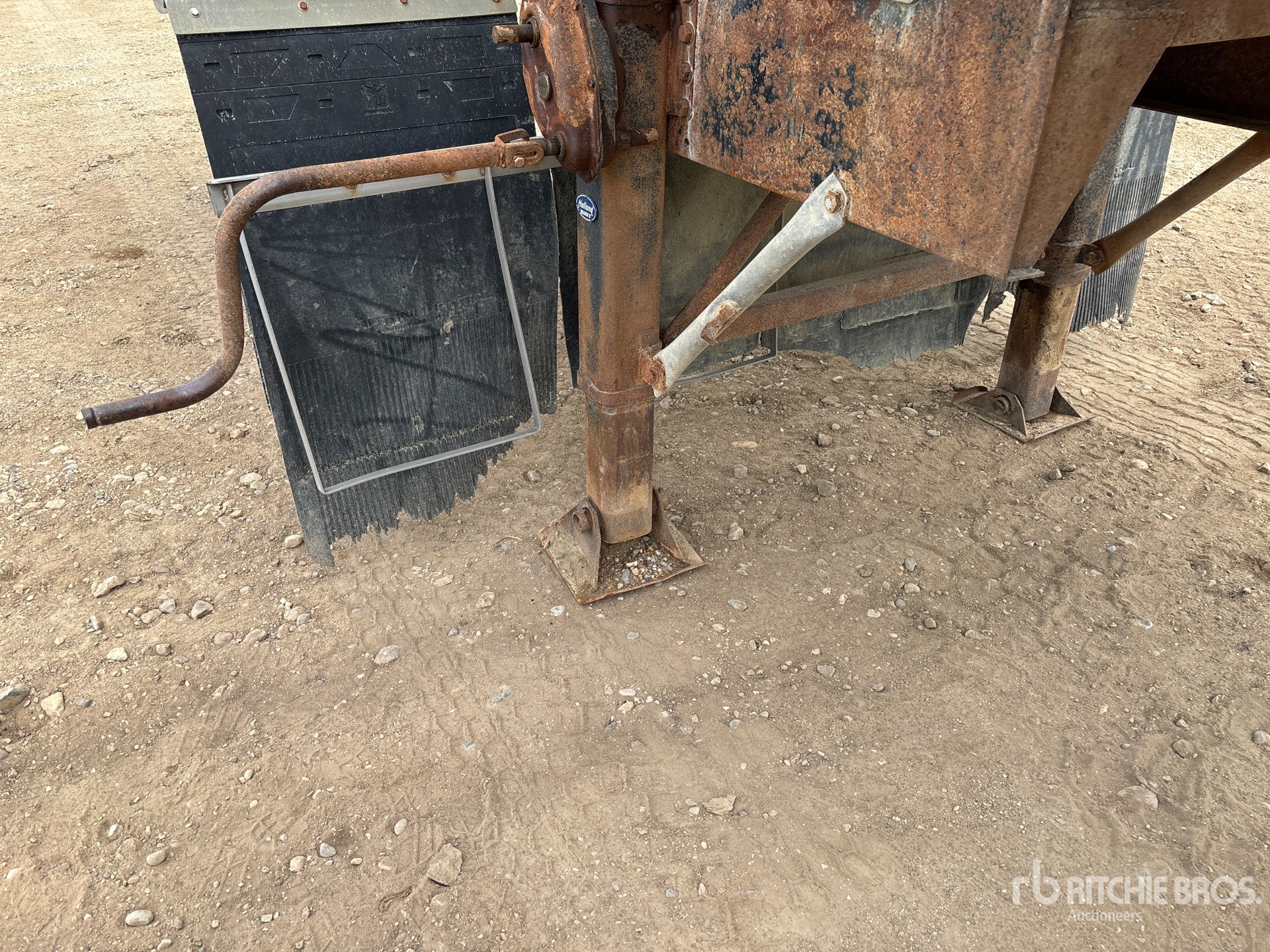 2012 Hutchinson 10250 gal Tri/A