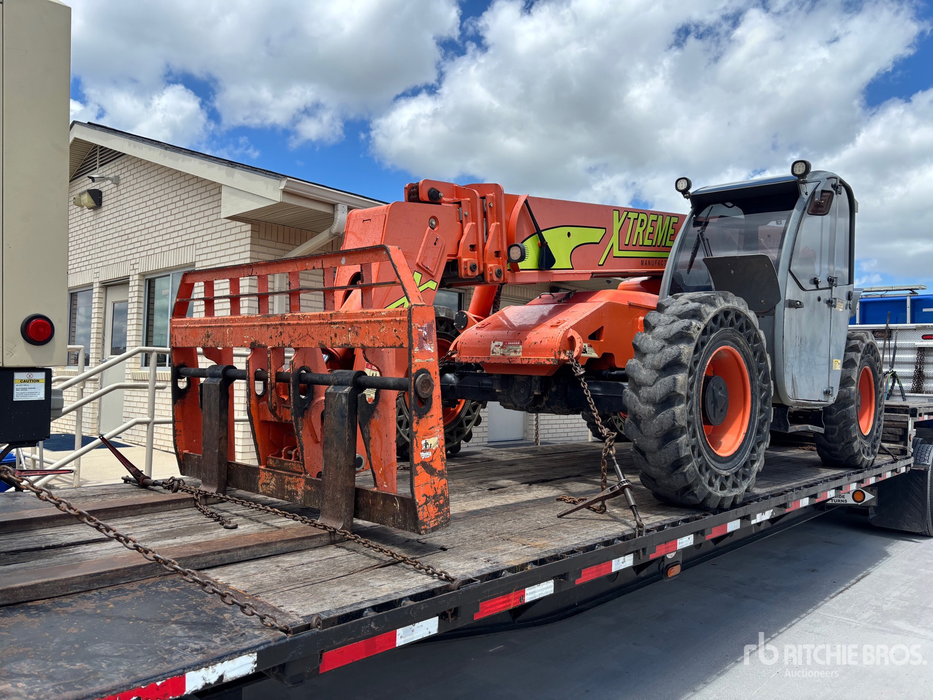 Photo of a 2017 Xtreme XR1045