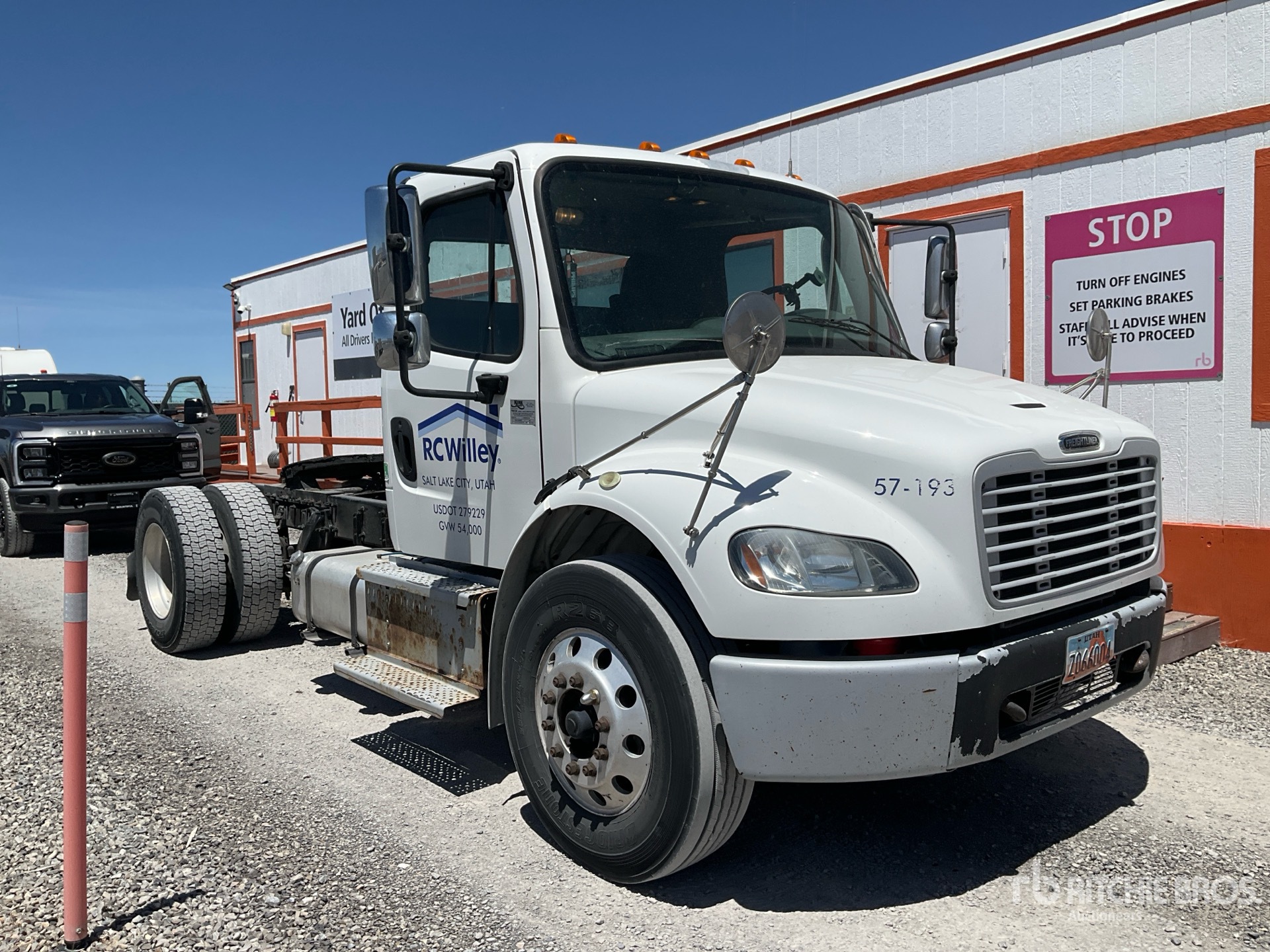 Photo of a 2019 Freightliner M2 106