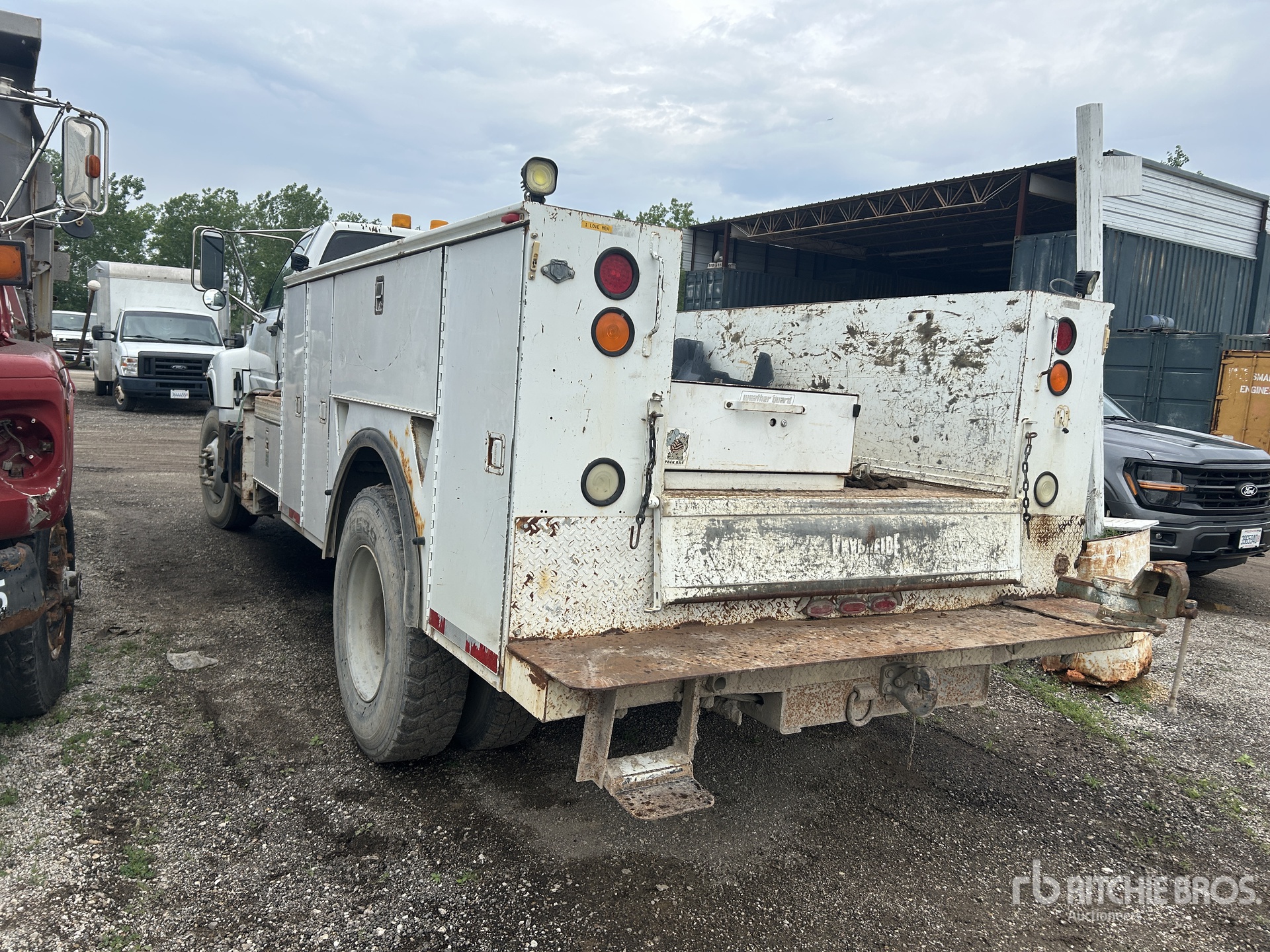 General Appearance with Picture, Left Rear Corner