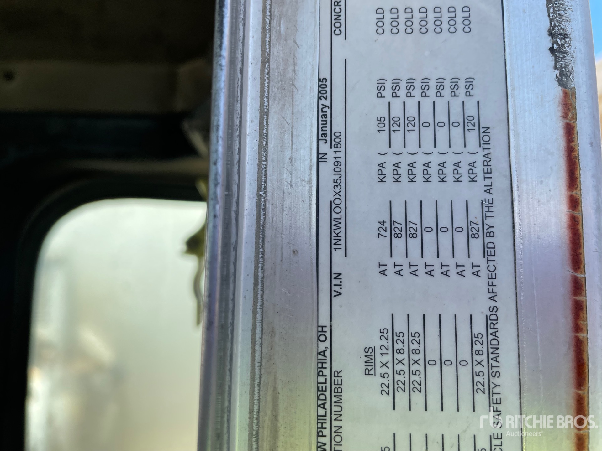 Photo of a 2005 Kenworth W900