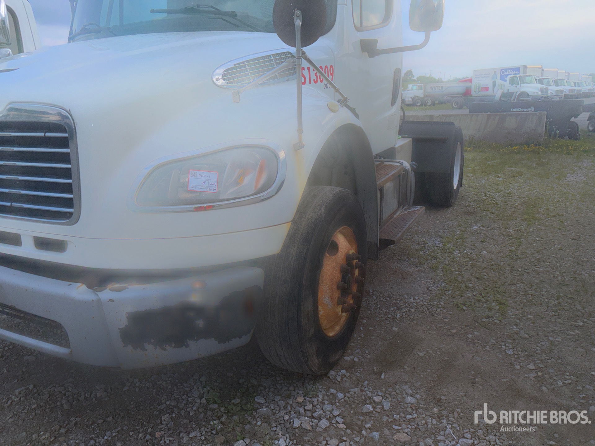Photo of a 2014 Freightliner M2 106