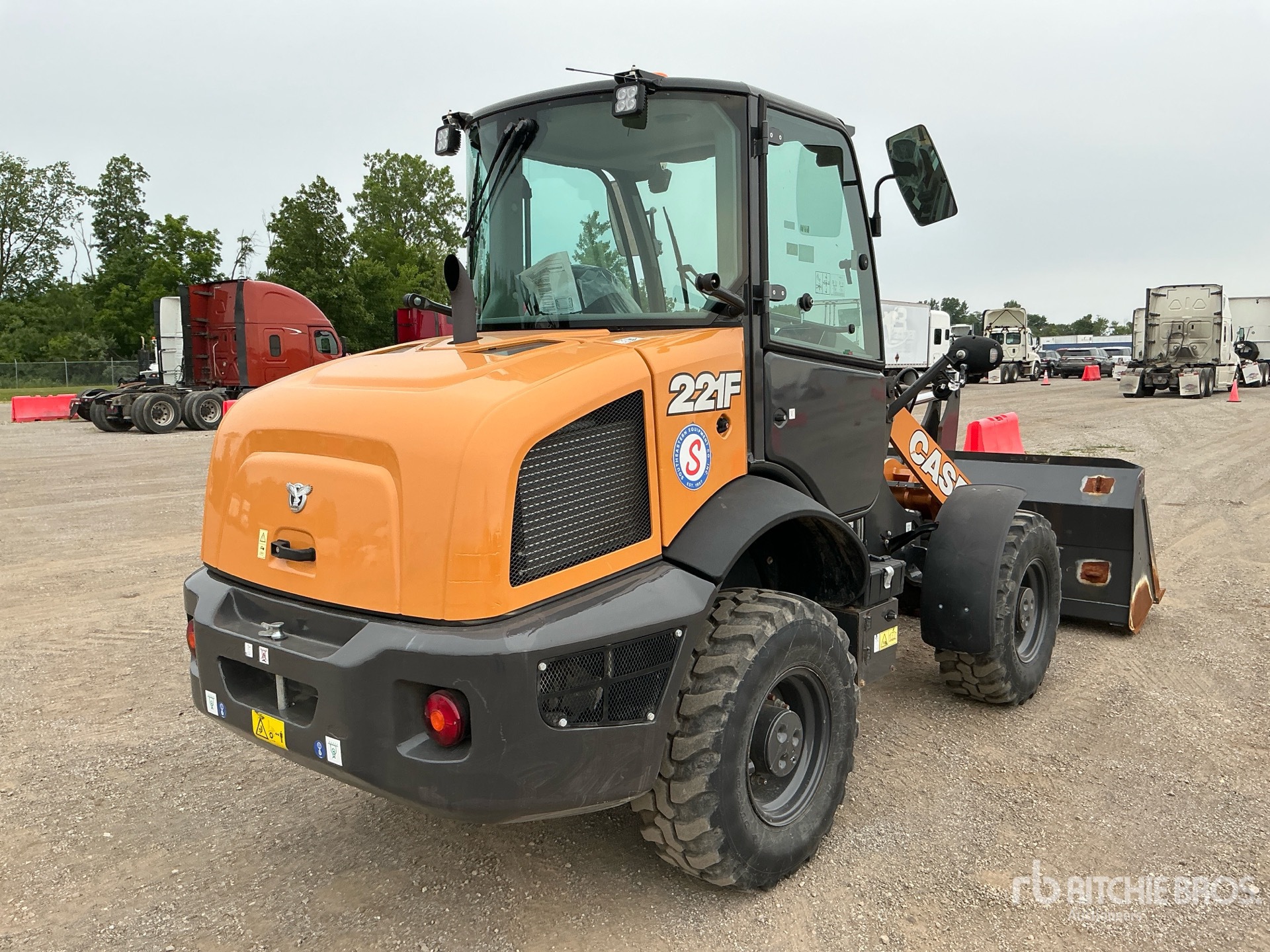 General Appearance with Picture, Right Rear Corner