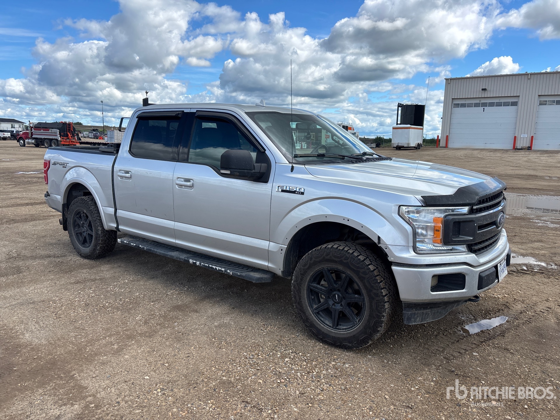 General Appearance with Picture, Right Front Corner