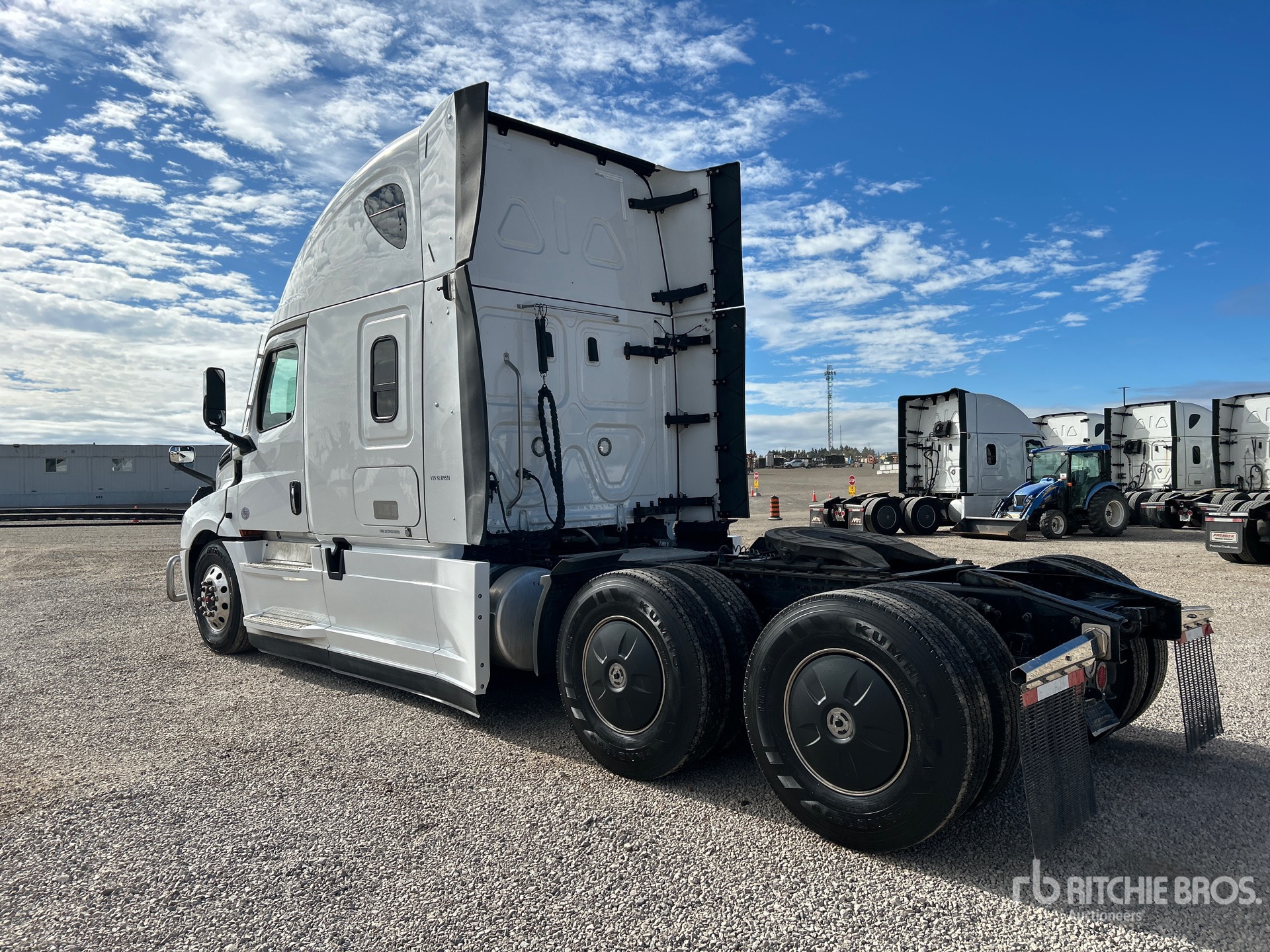 2024 Freightliner CASCADIA 126