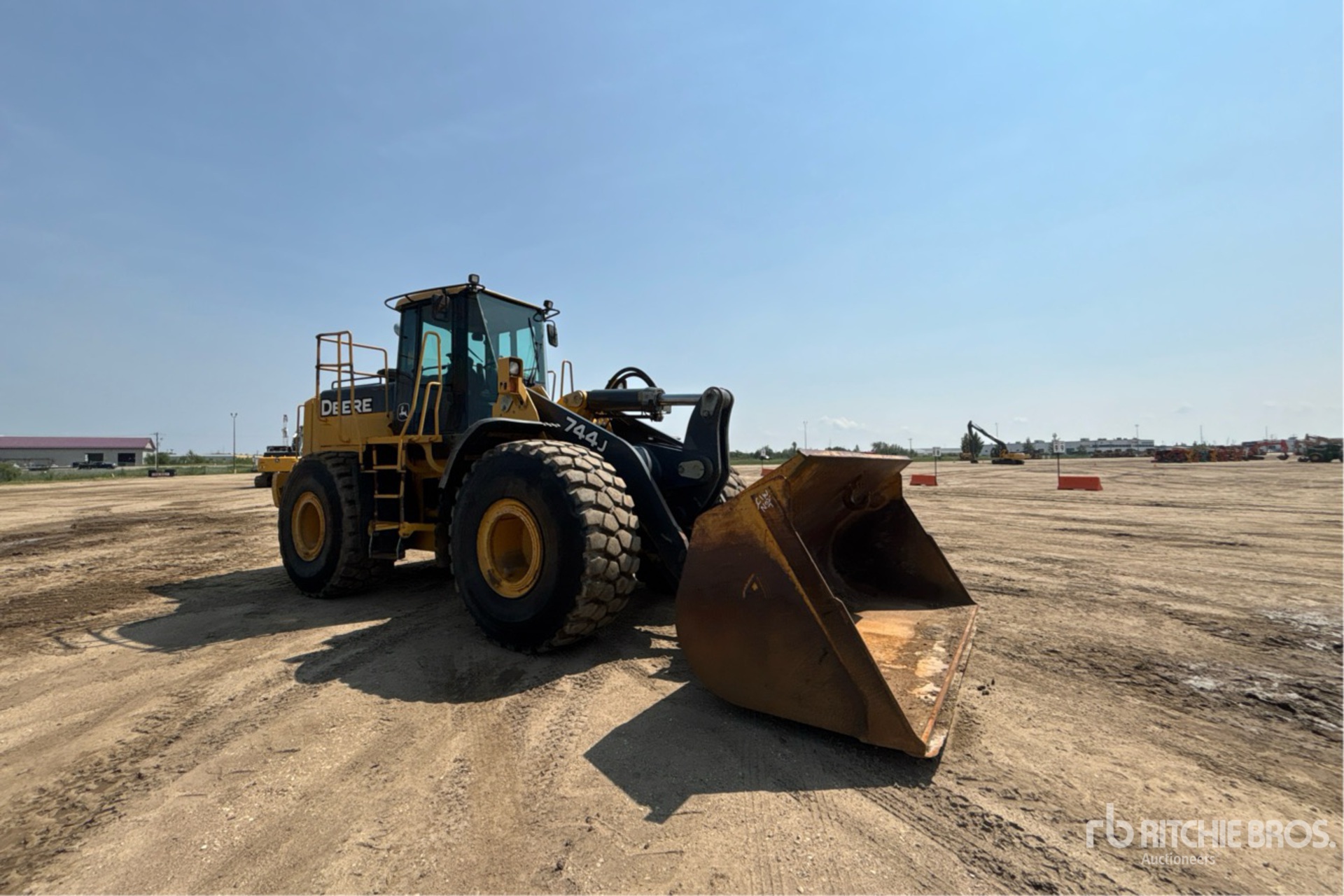 2004 John Deere 744J