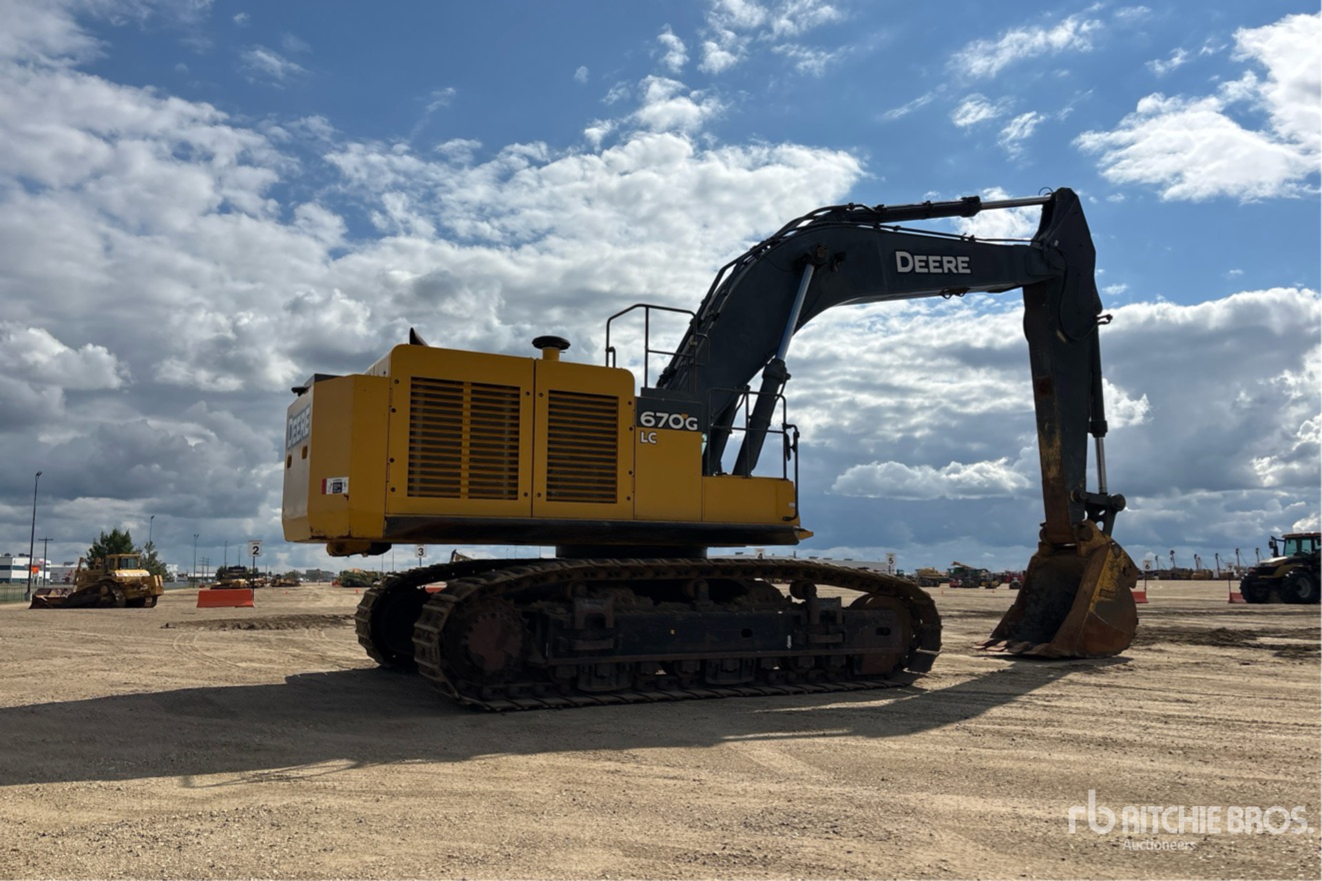 2013 John Deere 670G LC