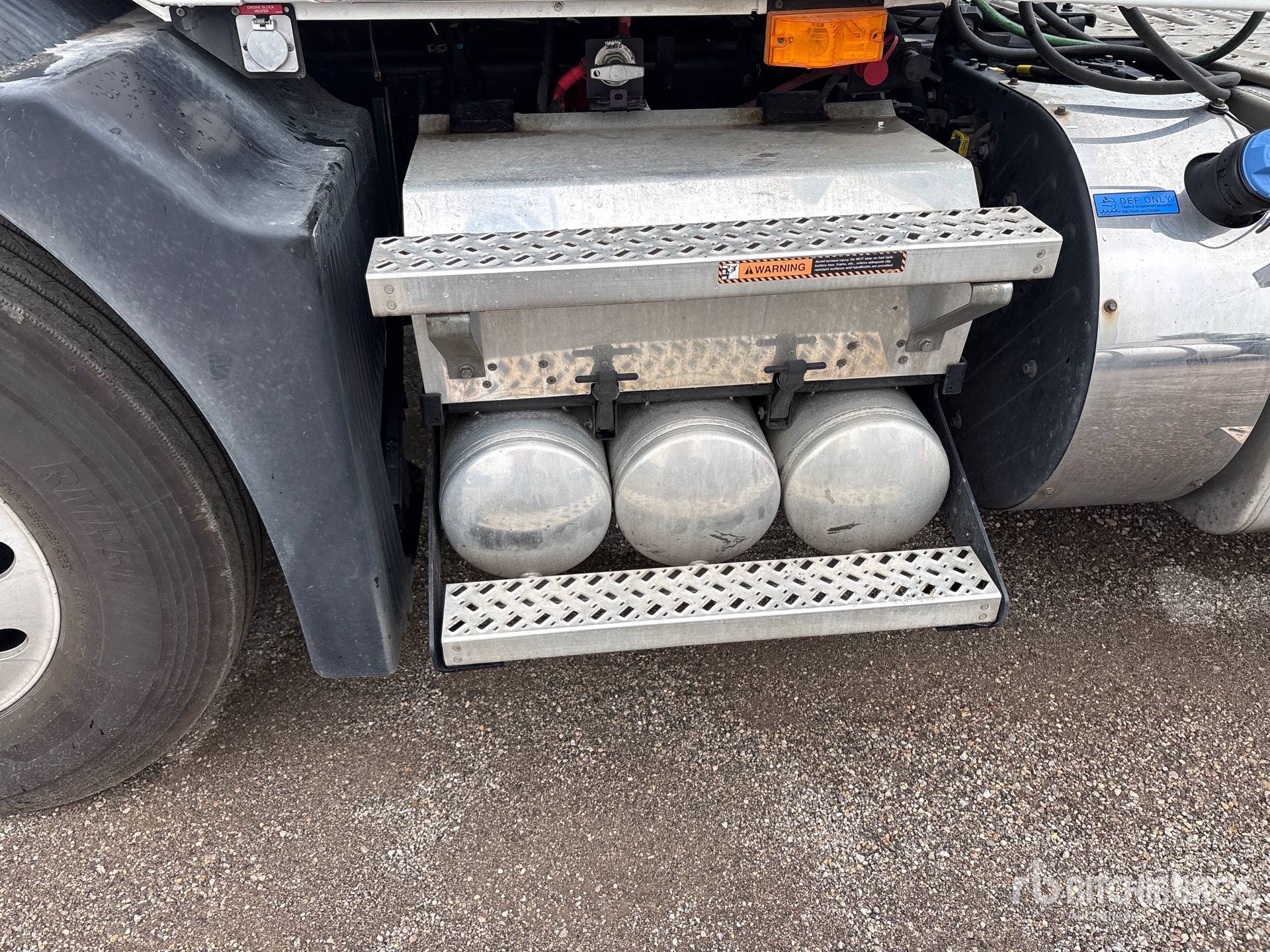 2024 Mack AN64T