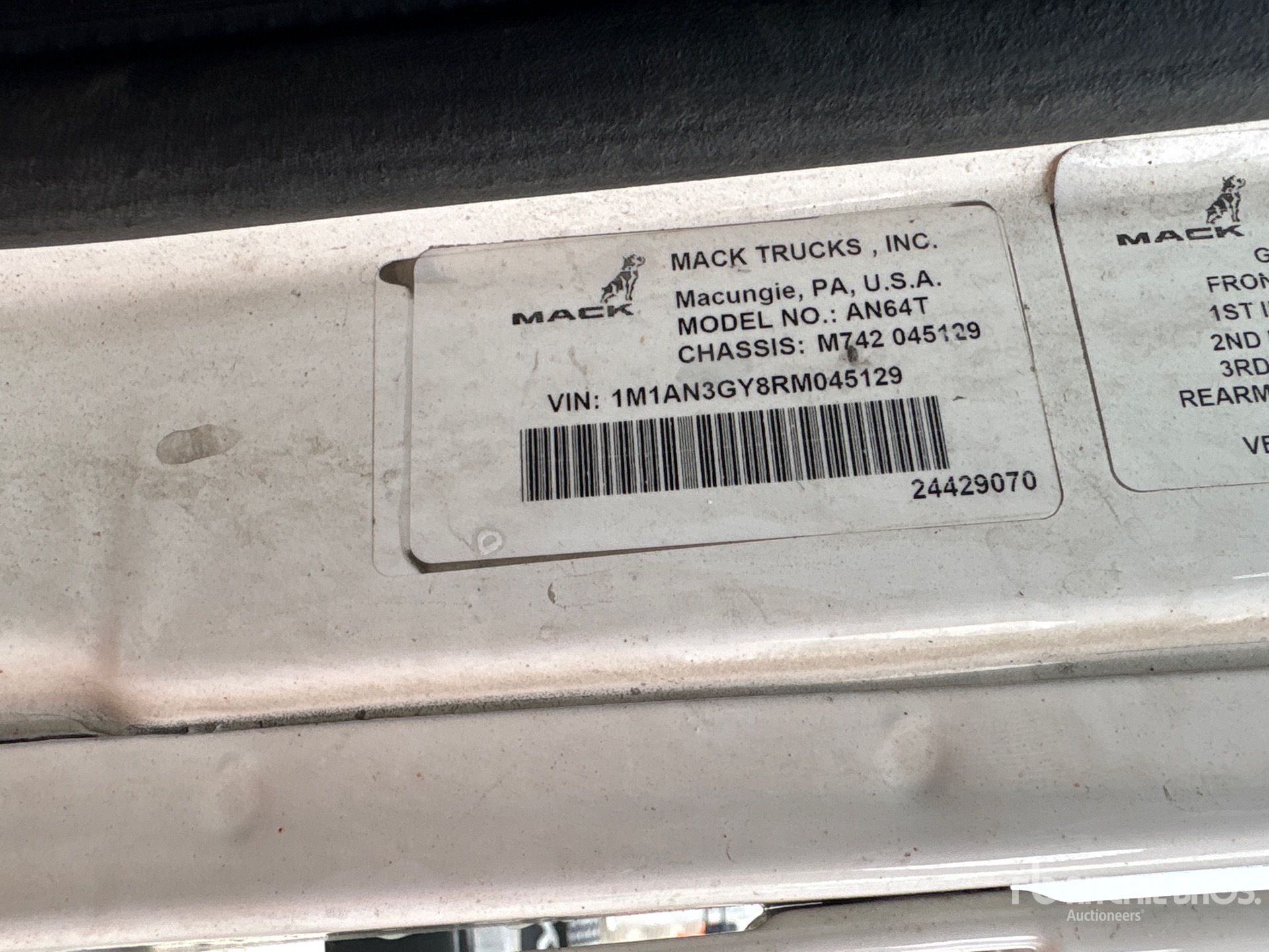 2024 Mack AN64T