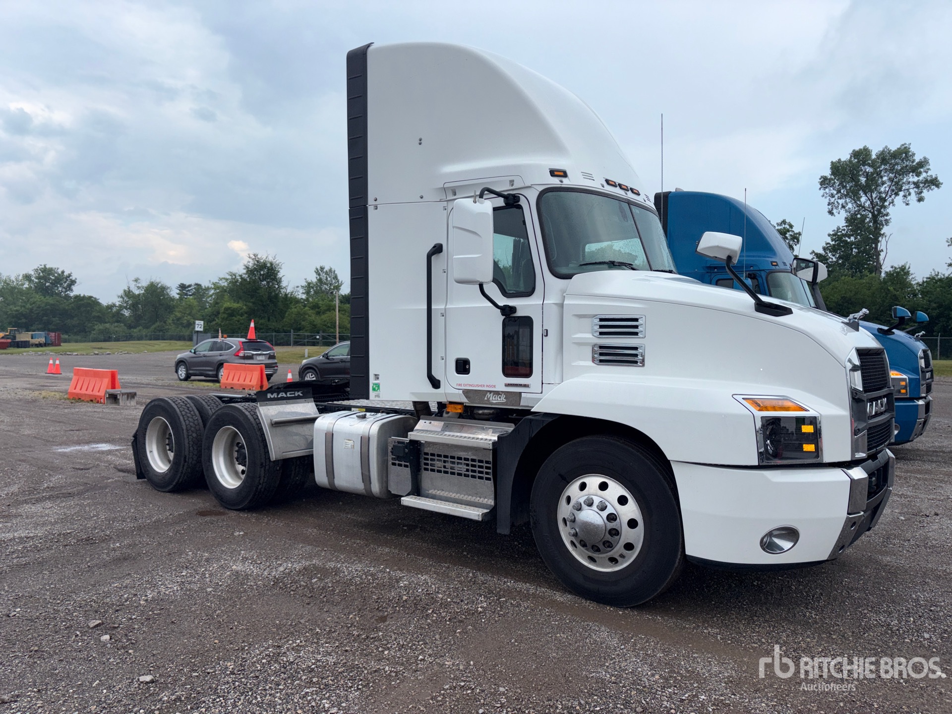 2024 Mack AN64T