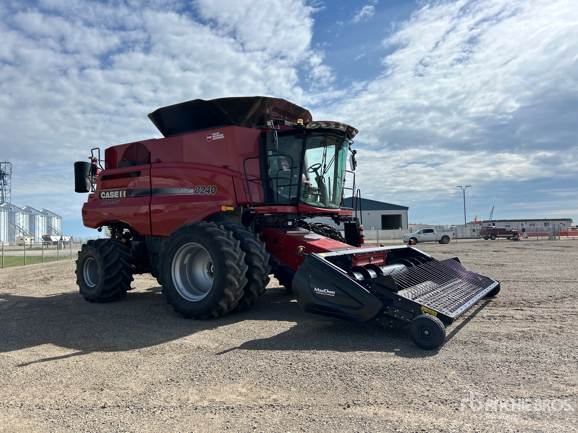 General Appearance with Bild, Ecke vorne rechts