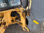 Chassis with Dispositivo di bloccaggio del braccio (escavatore a cucchiaia rovescia)