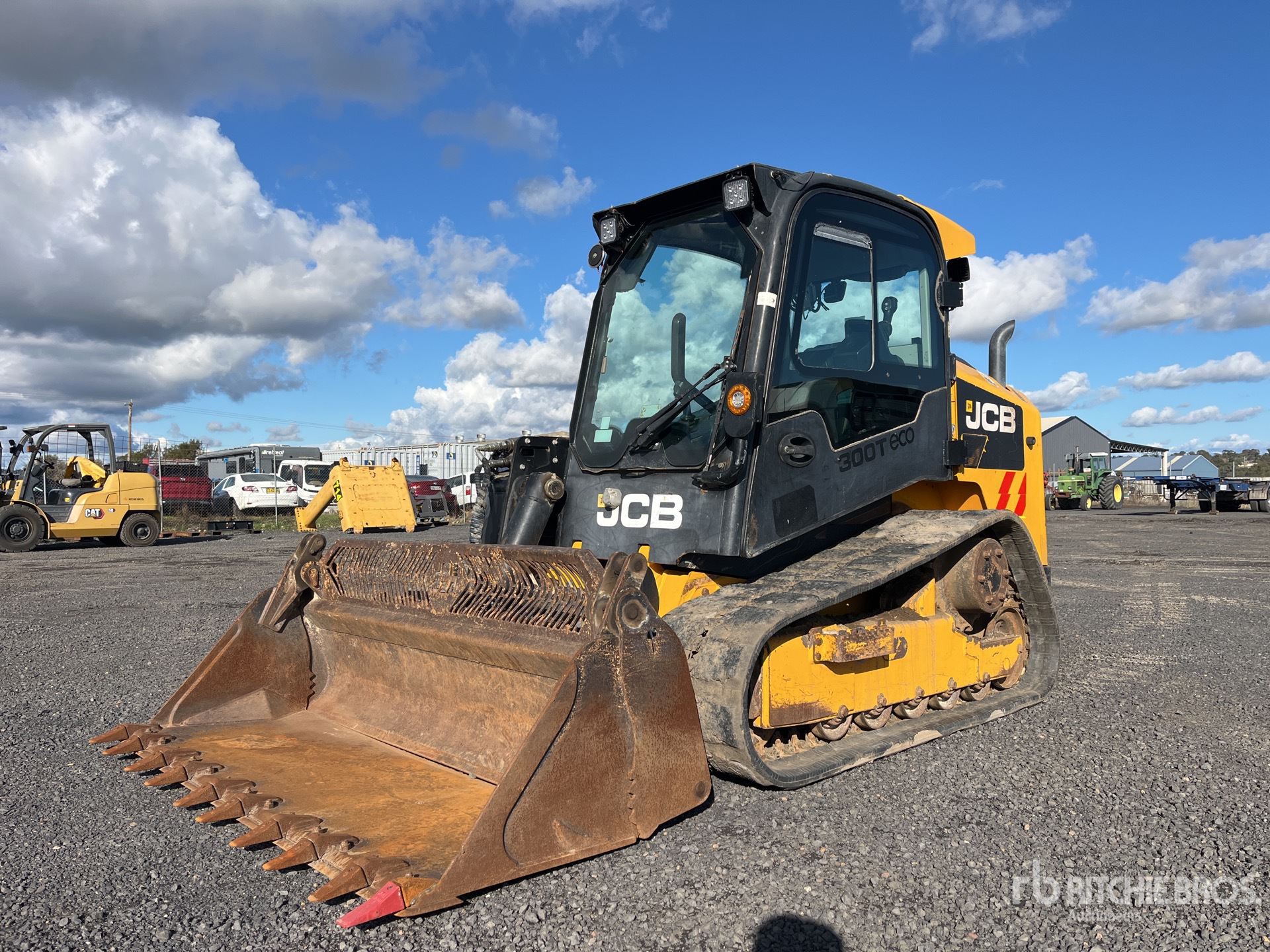 Photo of a 2014 JCB 300T