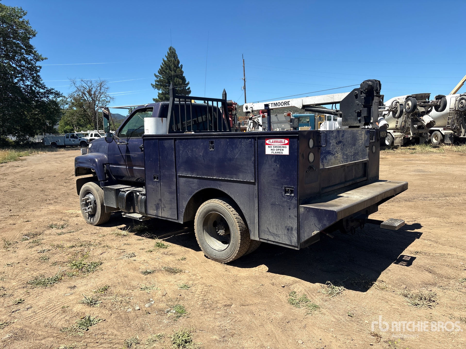 General Appearance with Picture, Left Rear Corner