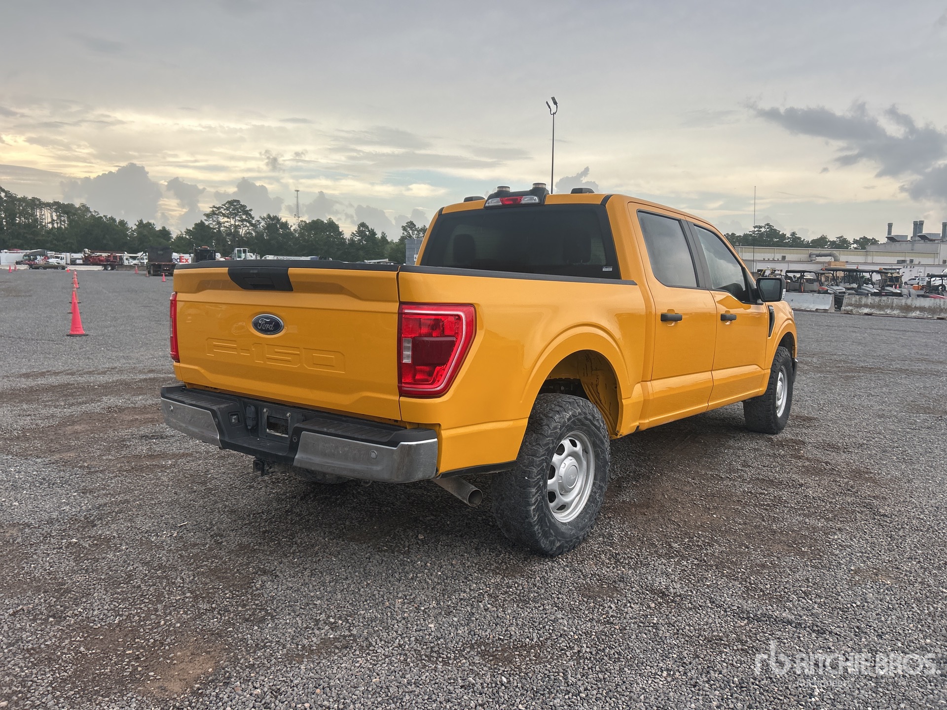 General Appearance with Picture, Right Rear Corner