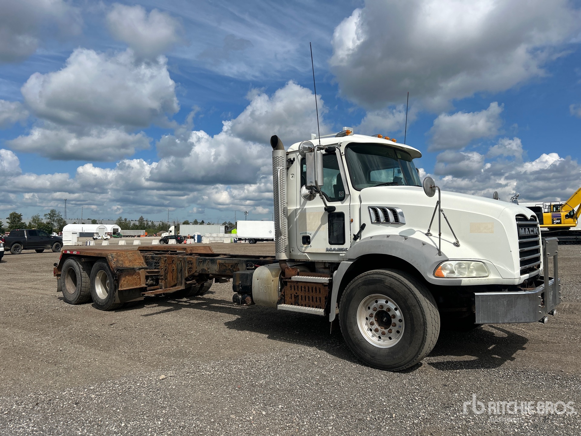 2012 Mack GU813