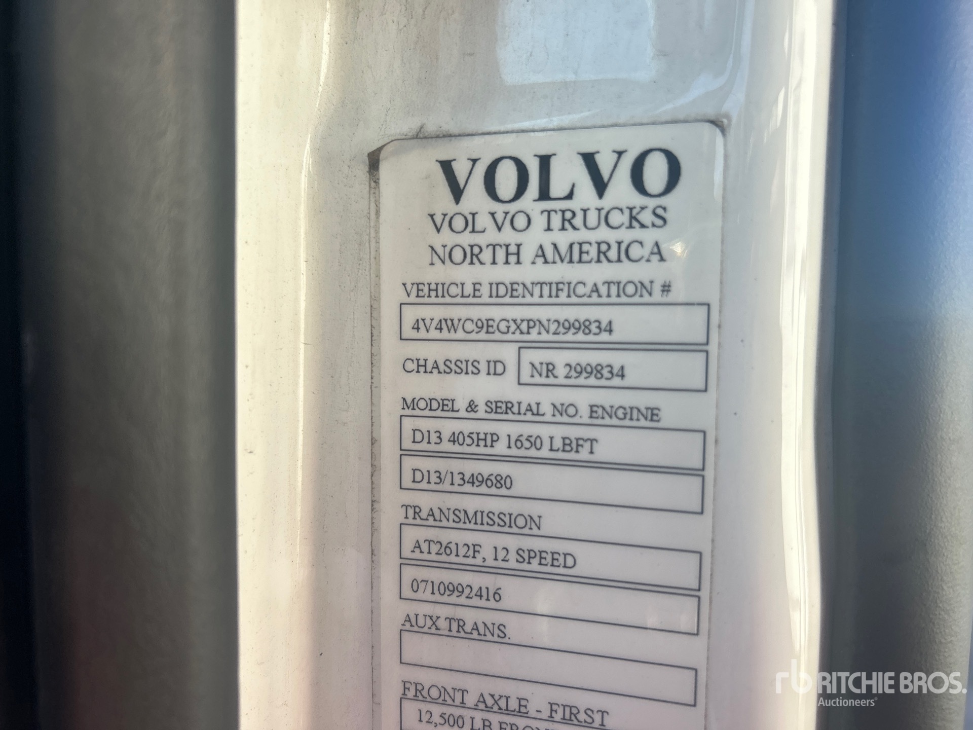 2023 Volvo VNR300