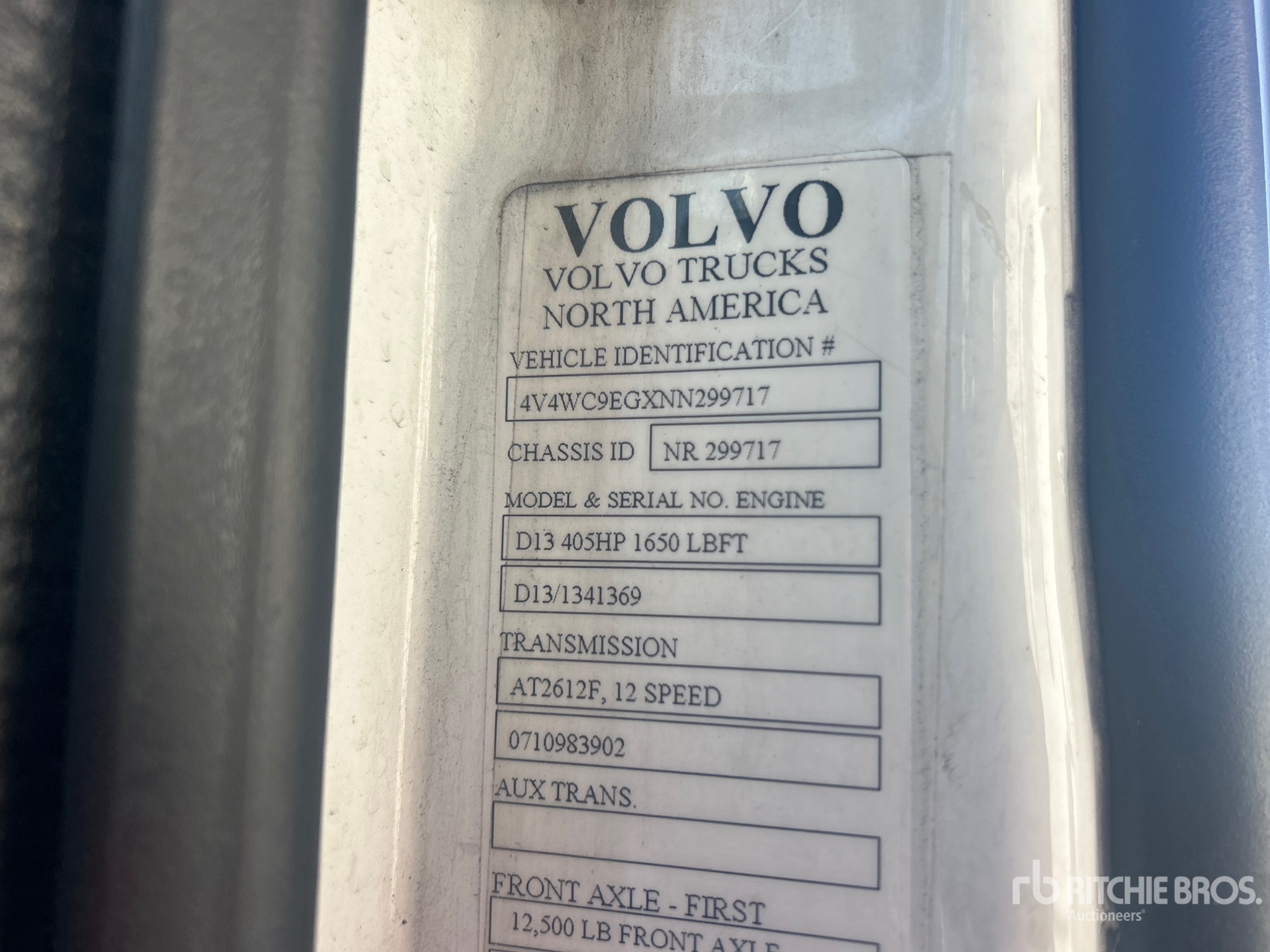 2022 Volvo VNR300