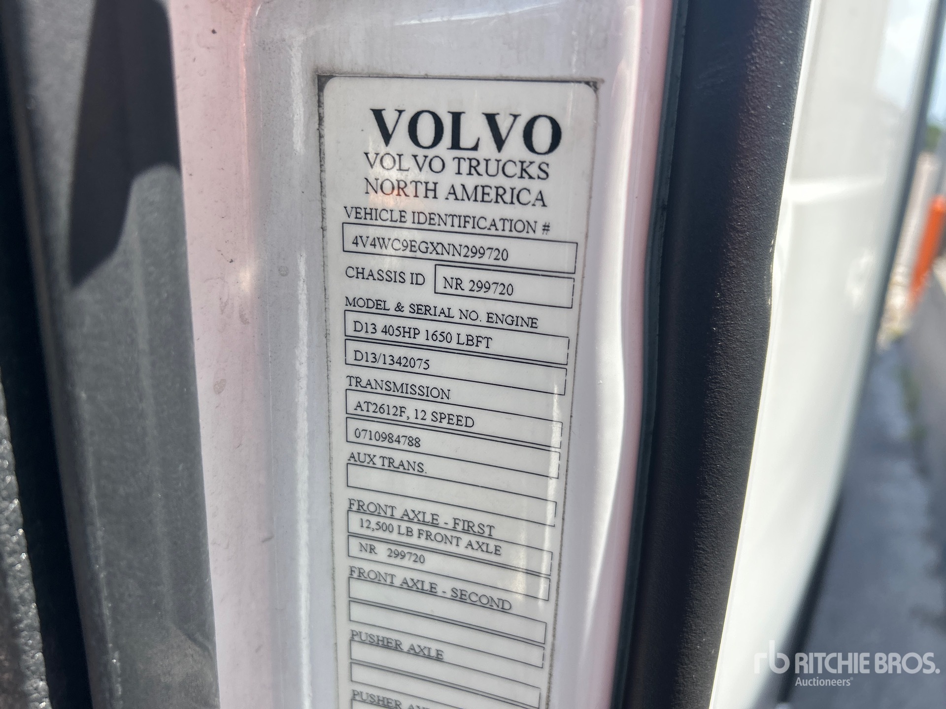 2022 Volvo VNR300