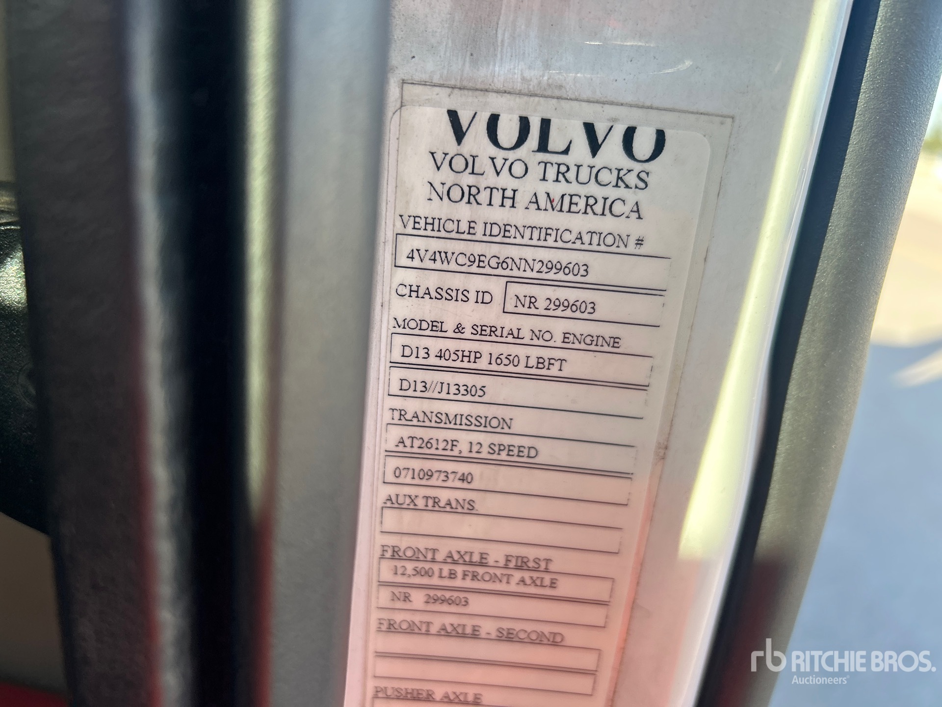 2022 Volvo VNR300