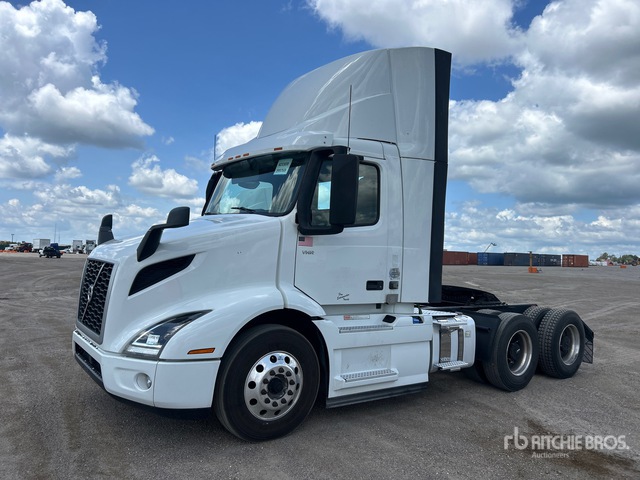 2023 Volvo Vnr300 6x4 T/a Day Cab Truck Tractor
