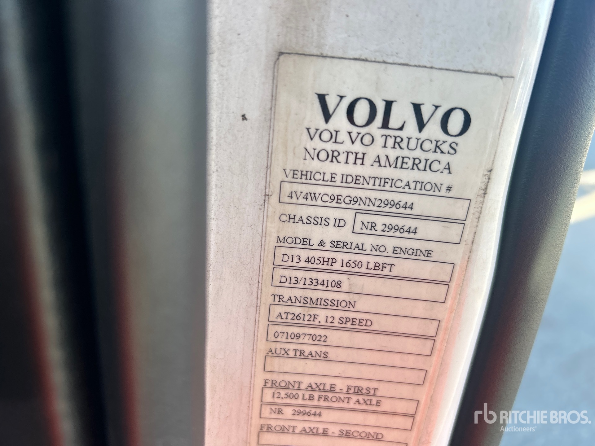 2022 Volvo VNR300