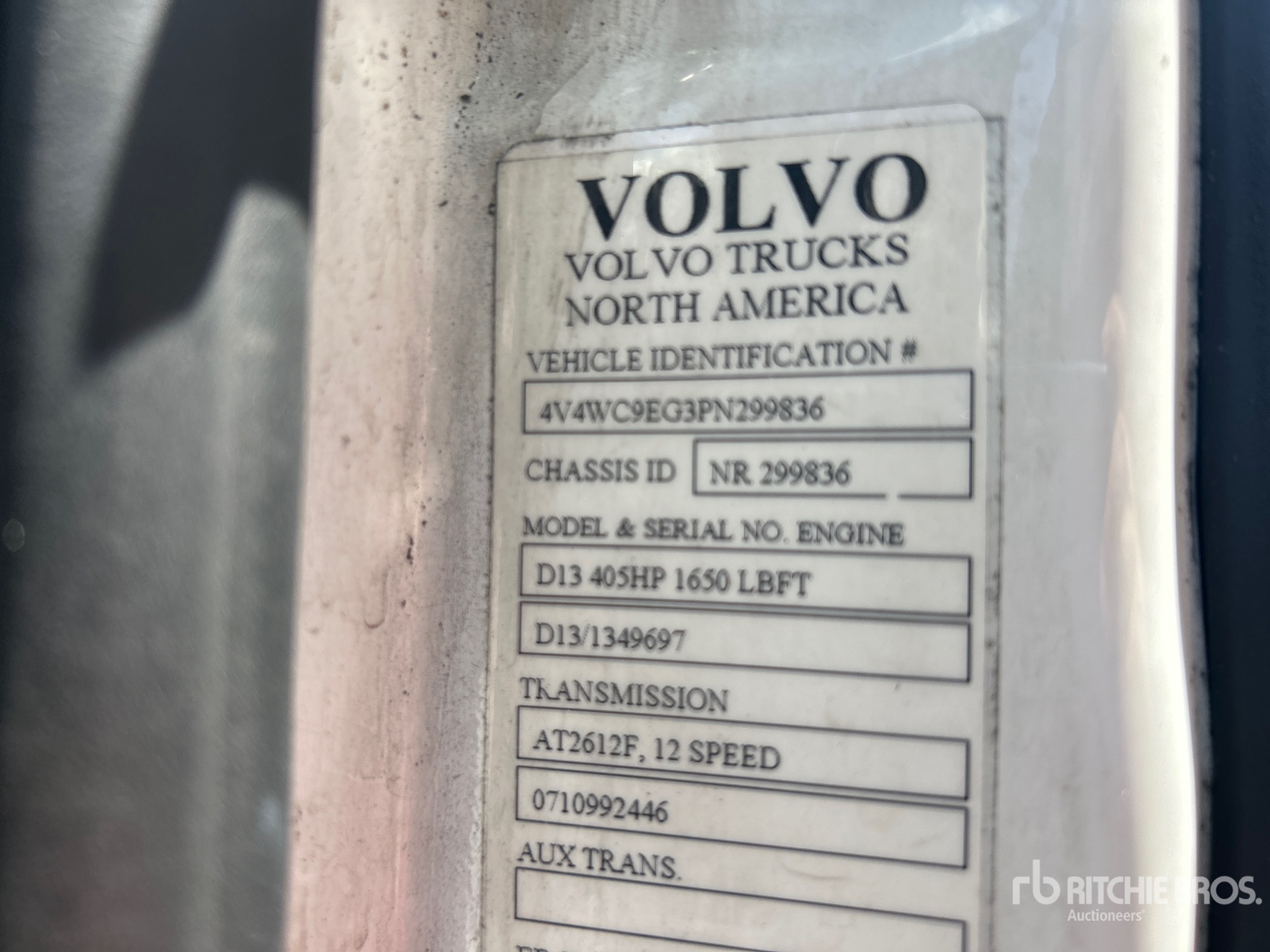2023 Volvo VNR300