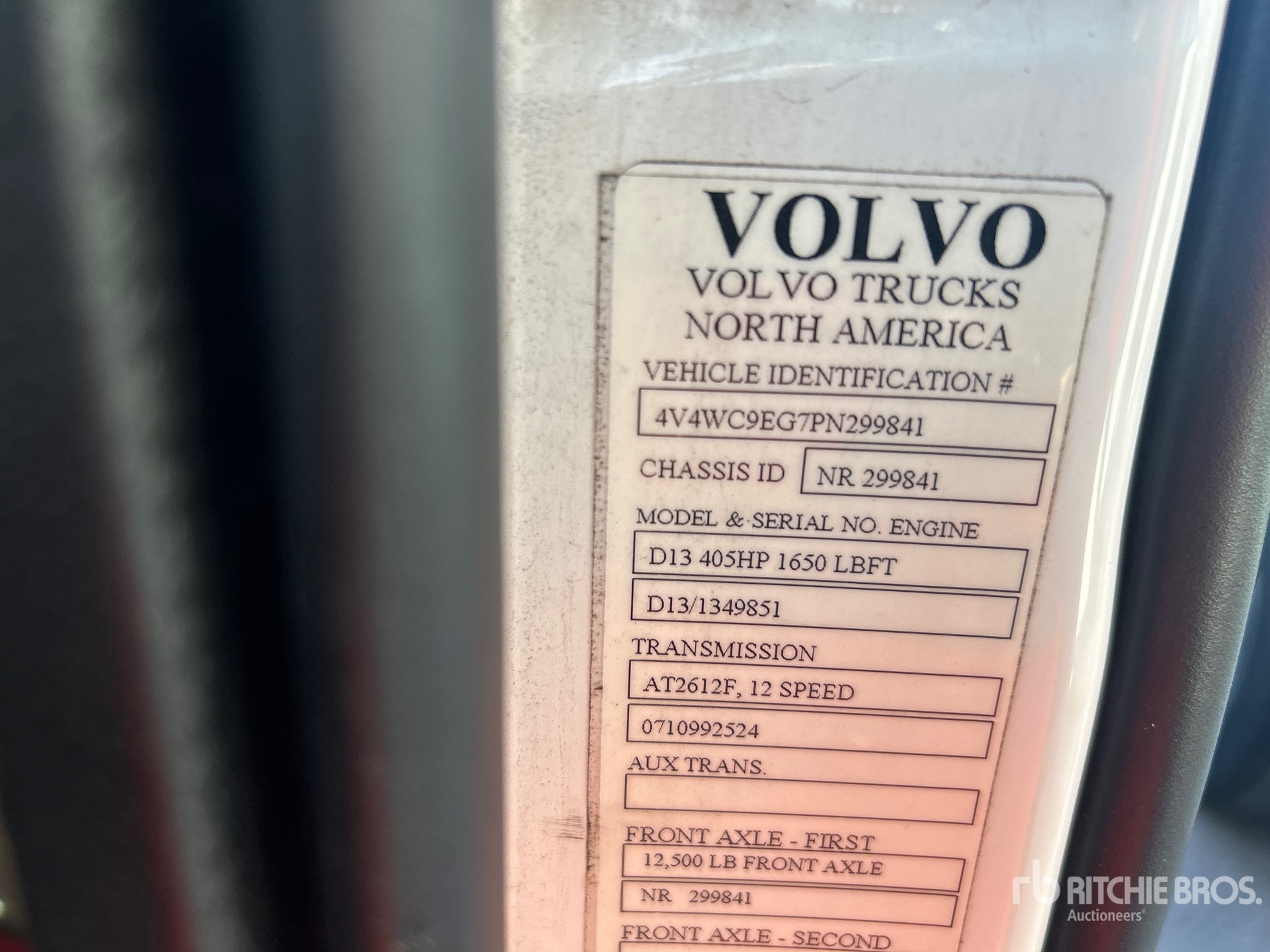 2023 Volvo VNR300