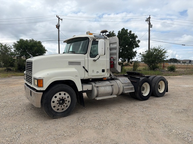 2006 Mack CHN613 6x4 T/A Day Cab Truck Tractor
