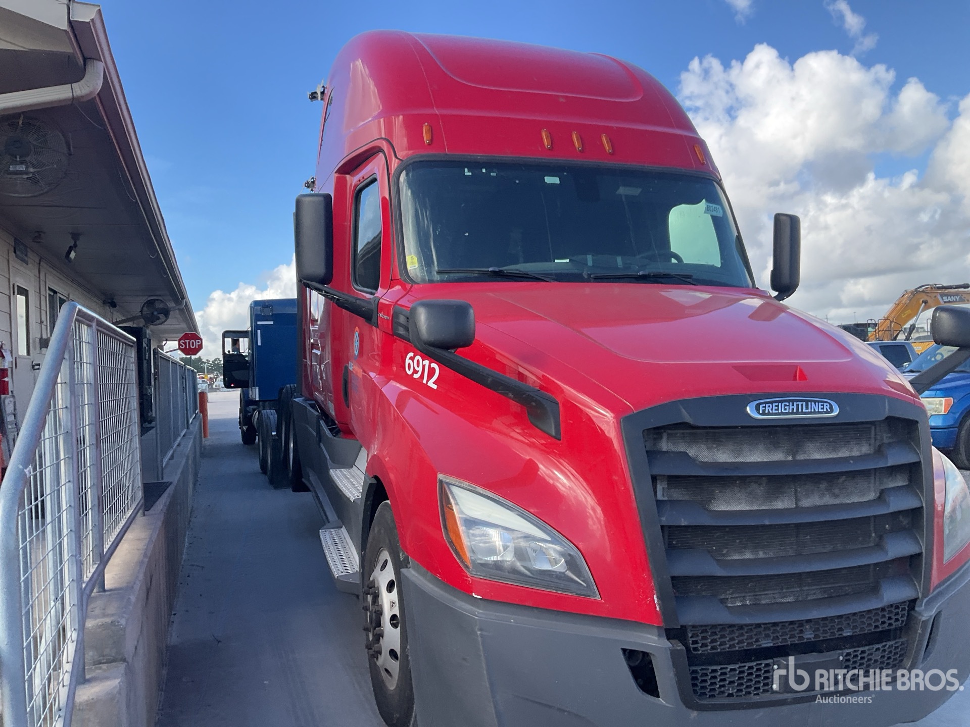 Photo of a 2020 Freightliner CASCADIA 126