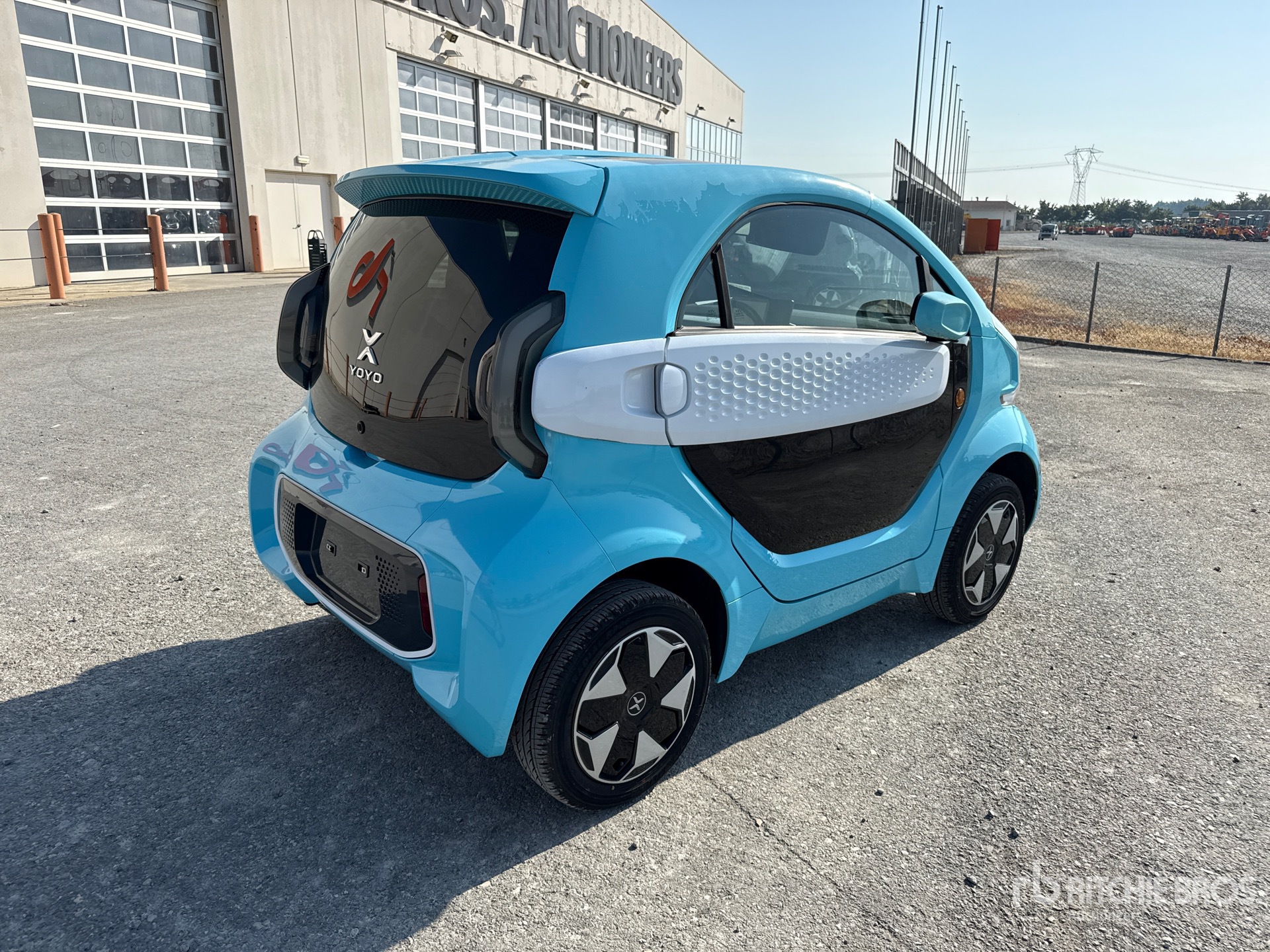 General Appearance with Picture, Right Rear Corner