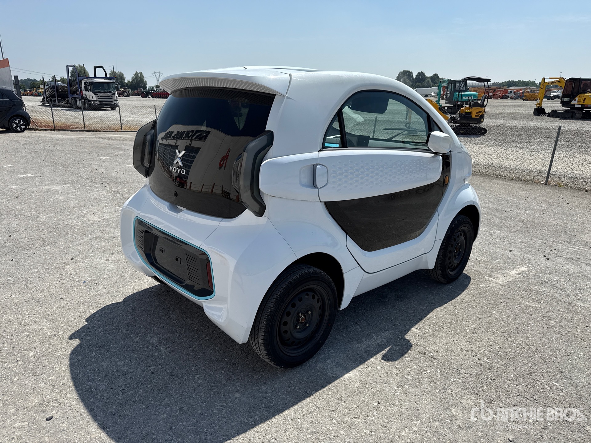 General Appearance with Picture, Right Rear Corner